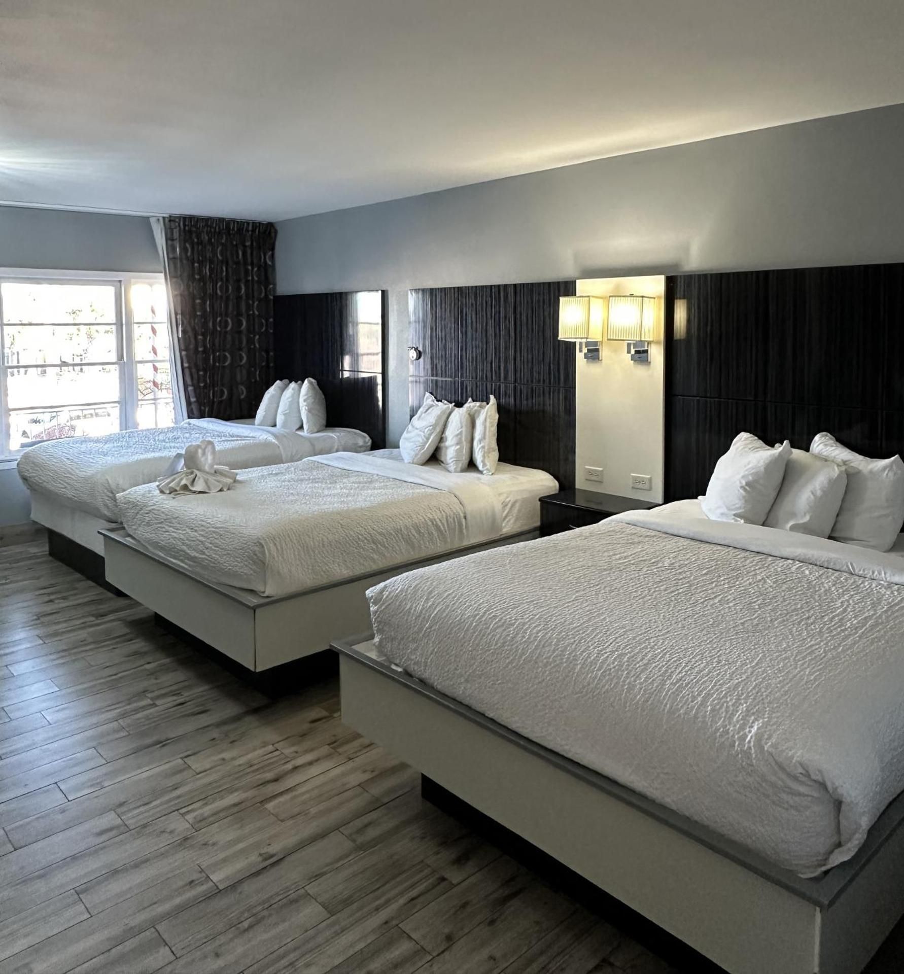 Standard Triple Room with Sea View