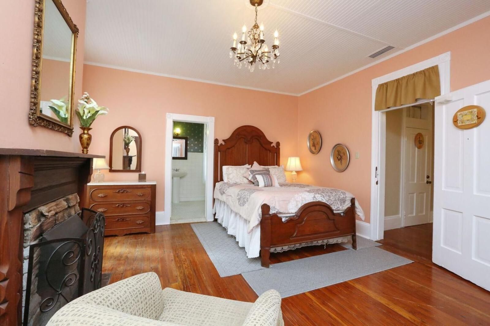 Queen Room with Balcony