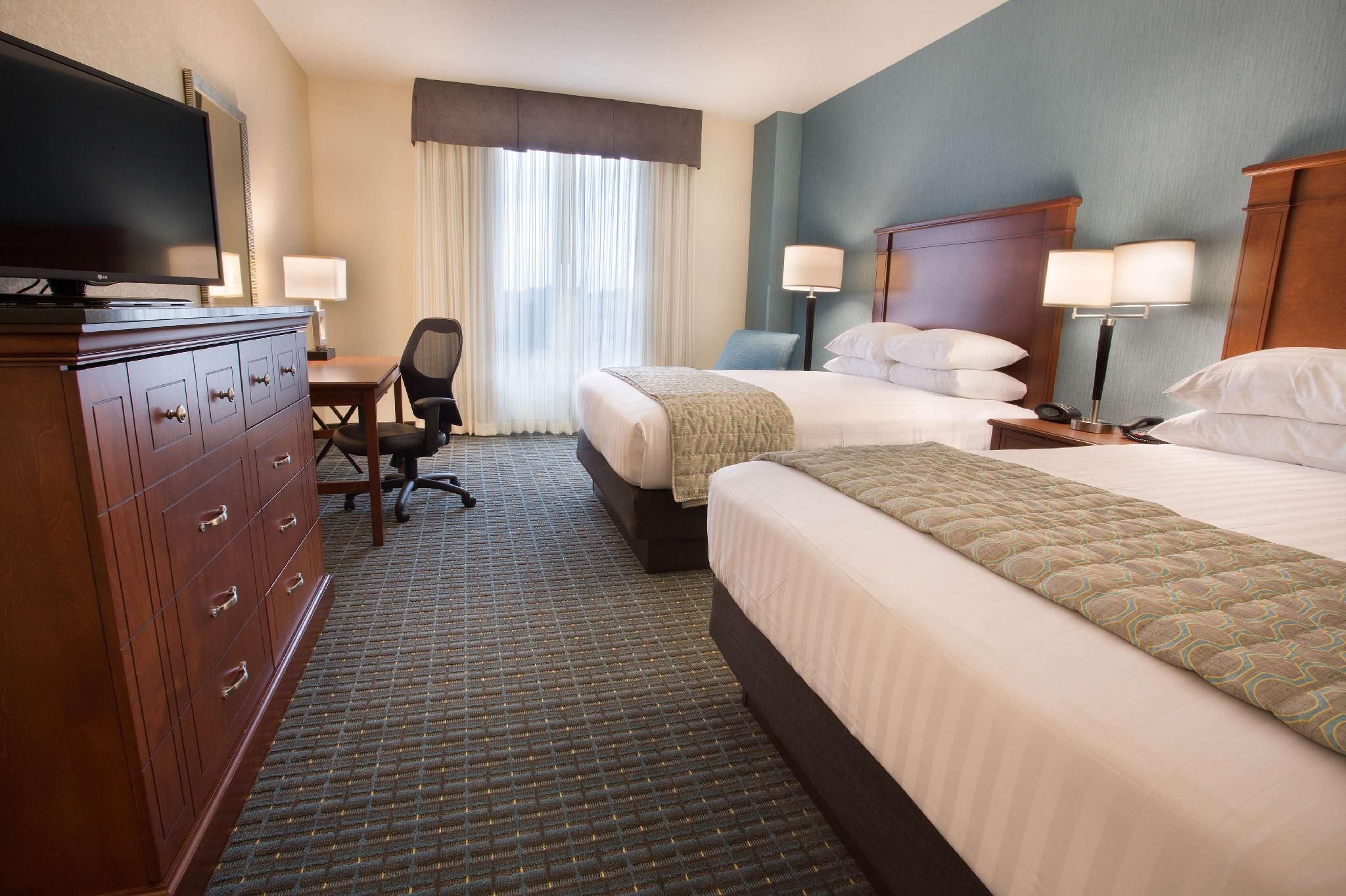2 Queen Beds Hearing Accessible