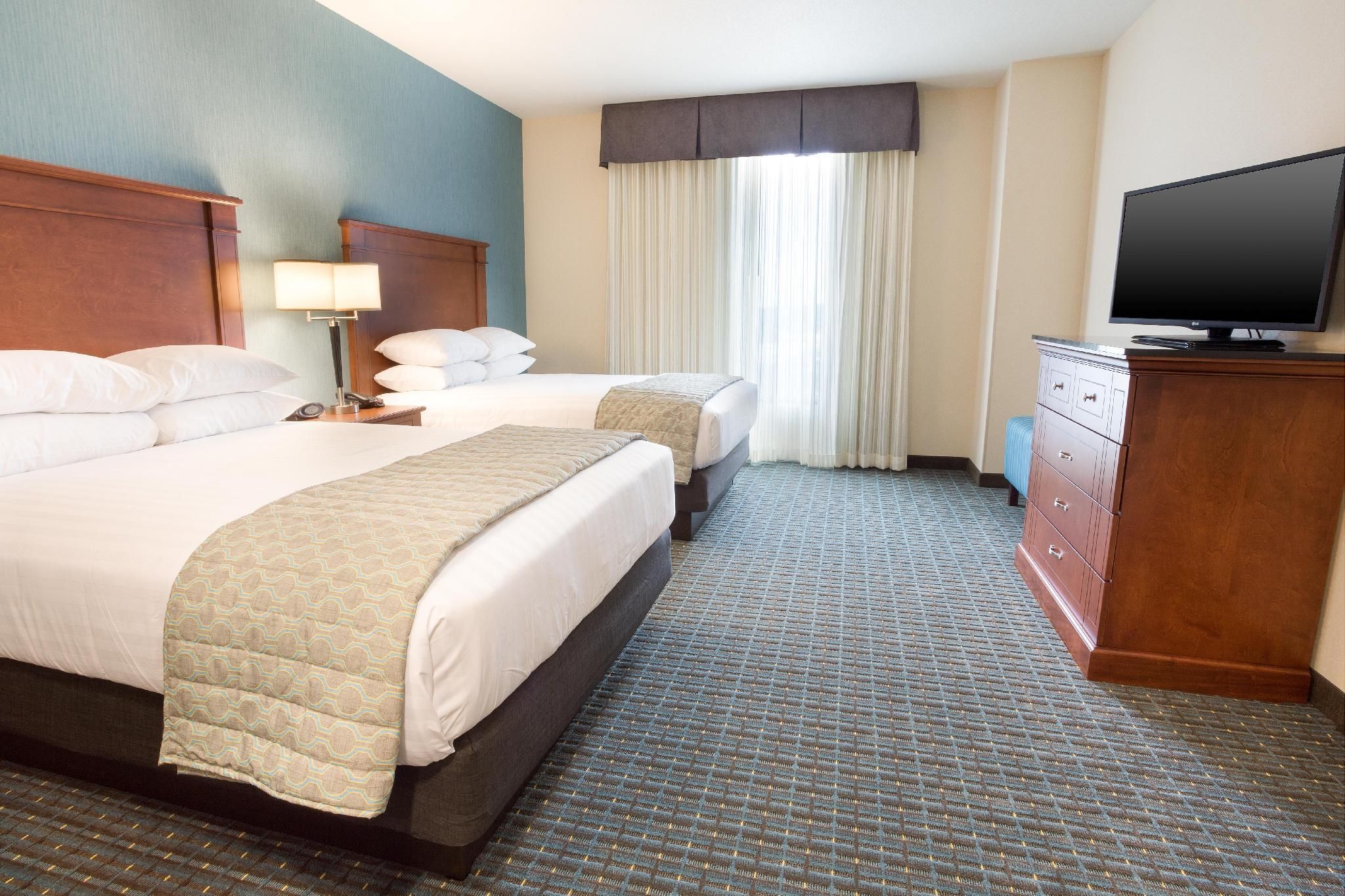 2 Queen Bed Suite, 2 Rooms with Sofa Sleeper, Hearing Accessible