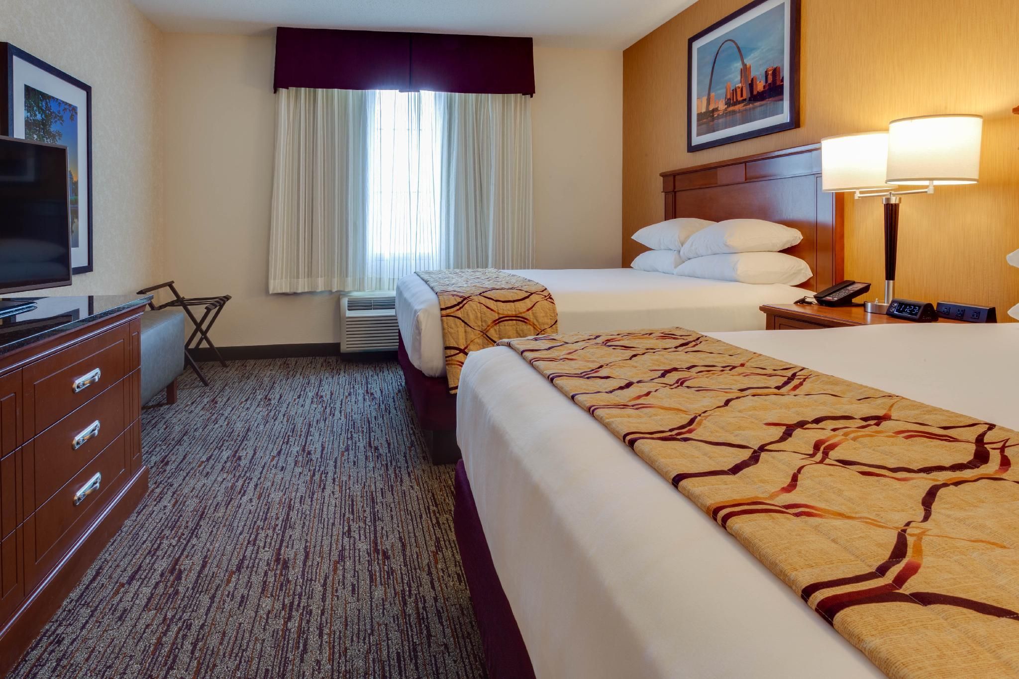 2 Queen Beds Upper Floor