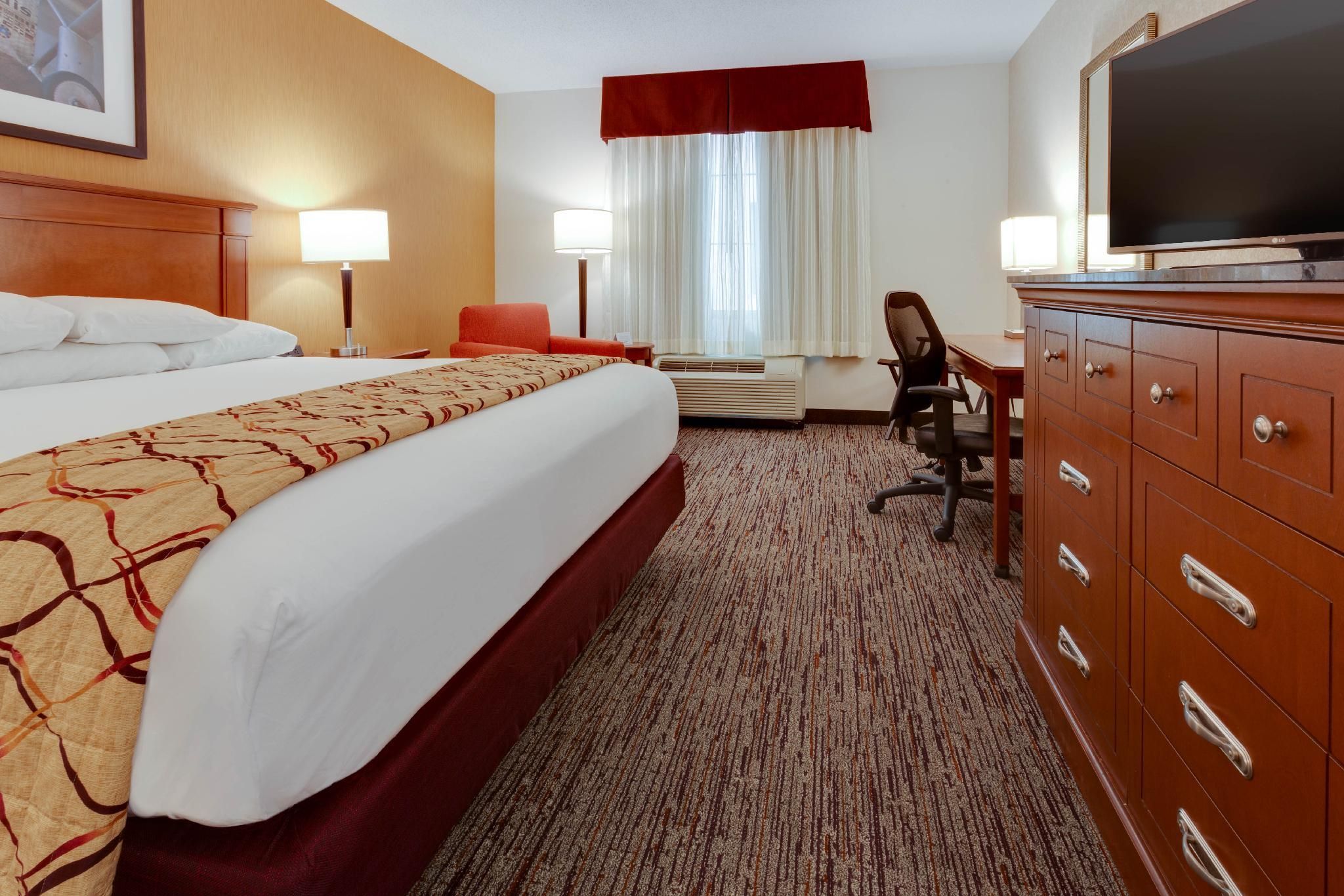 1 King Bed Suite, Upper Floor 2 Rooms with Sofa Sleeper