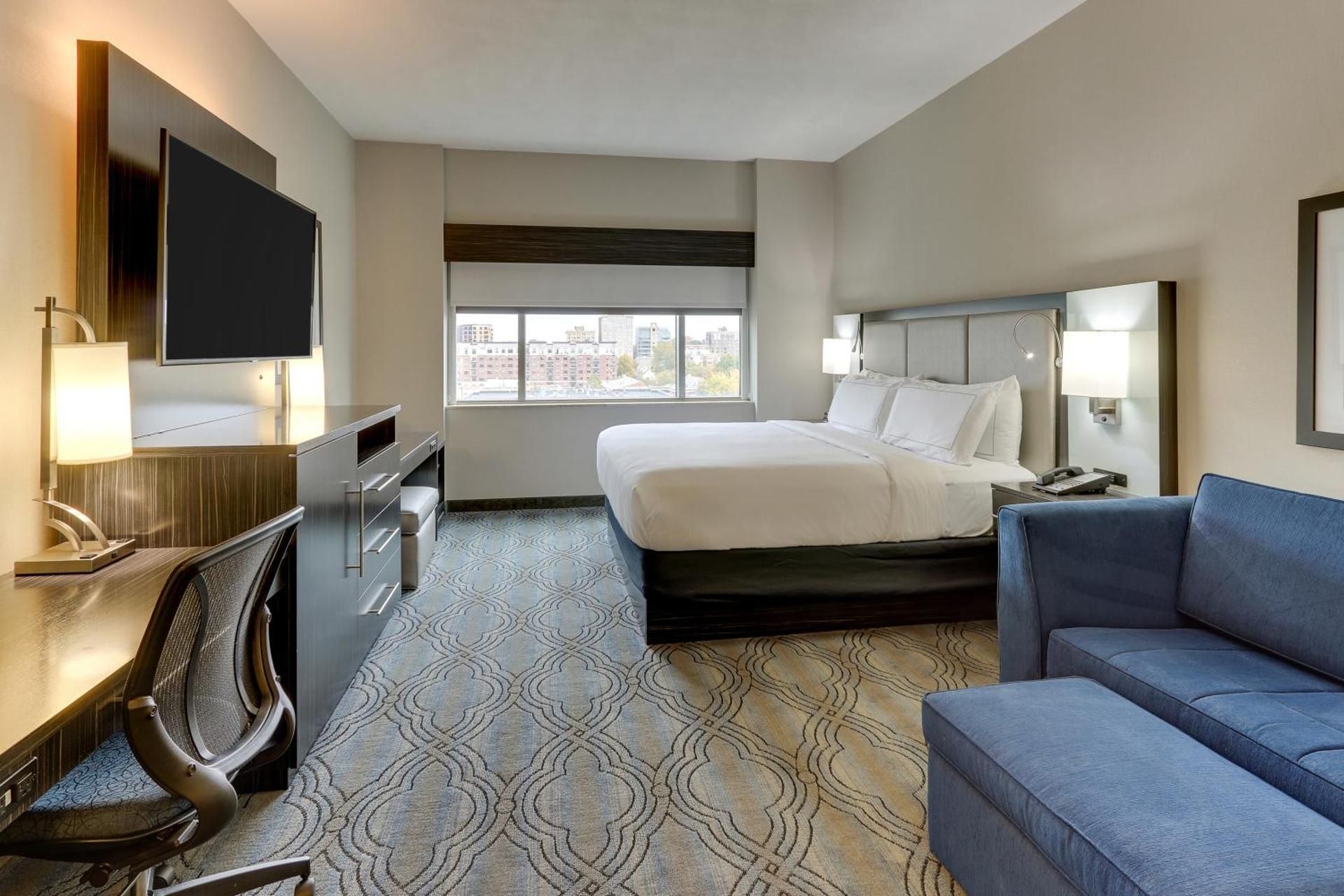 1 King Bed