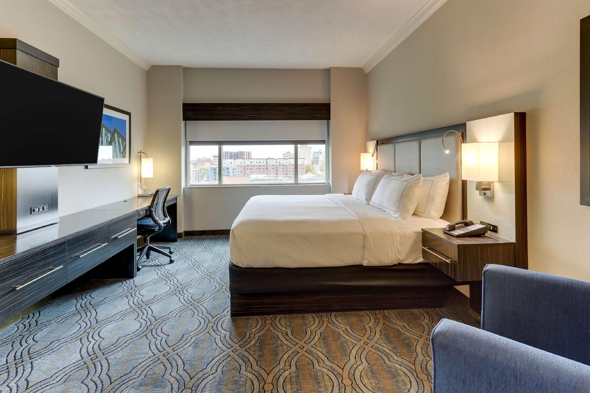1 King 2 Room Suite
