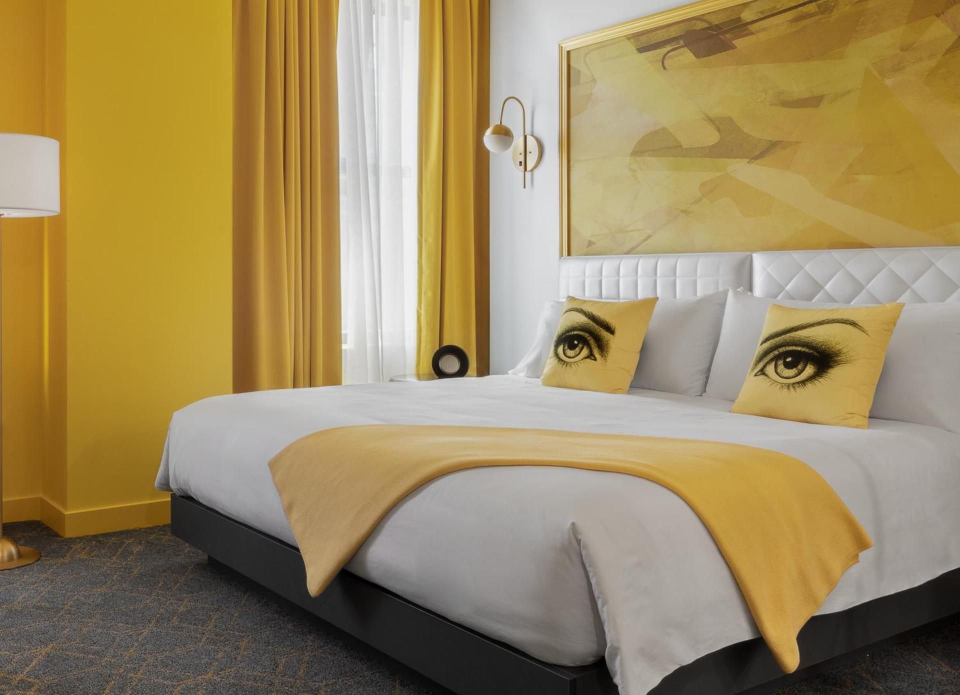 1 King Bed Yellow Room