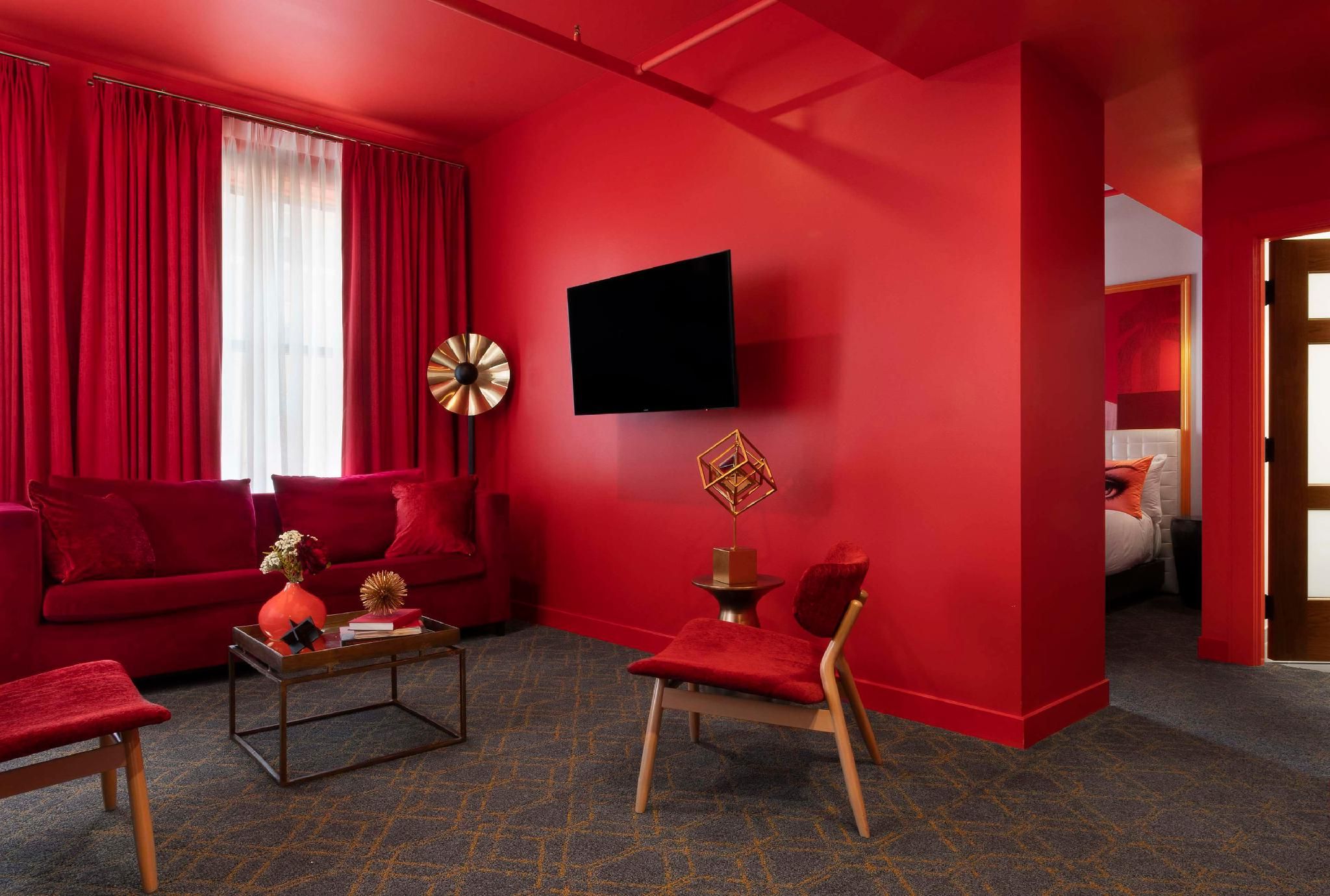 1 King 1 Bedroom Red Suite With Kitchenette