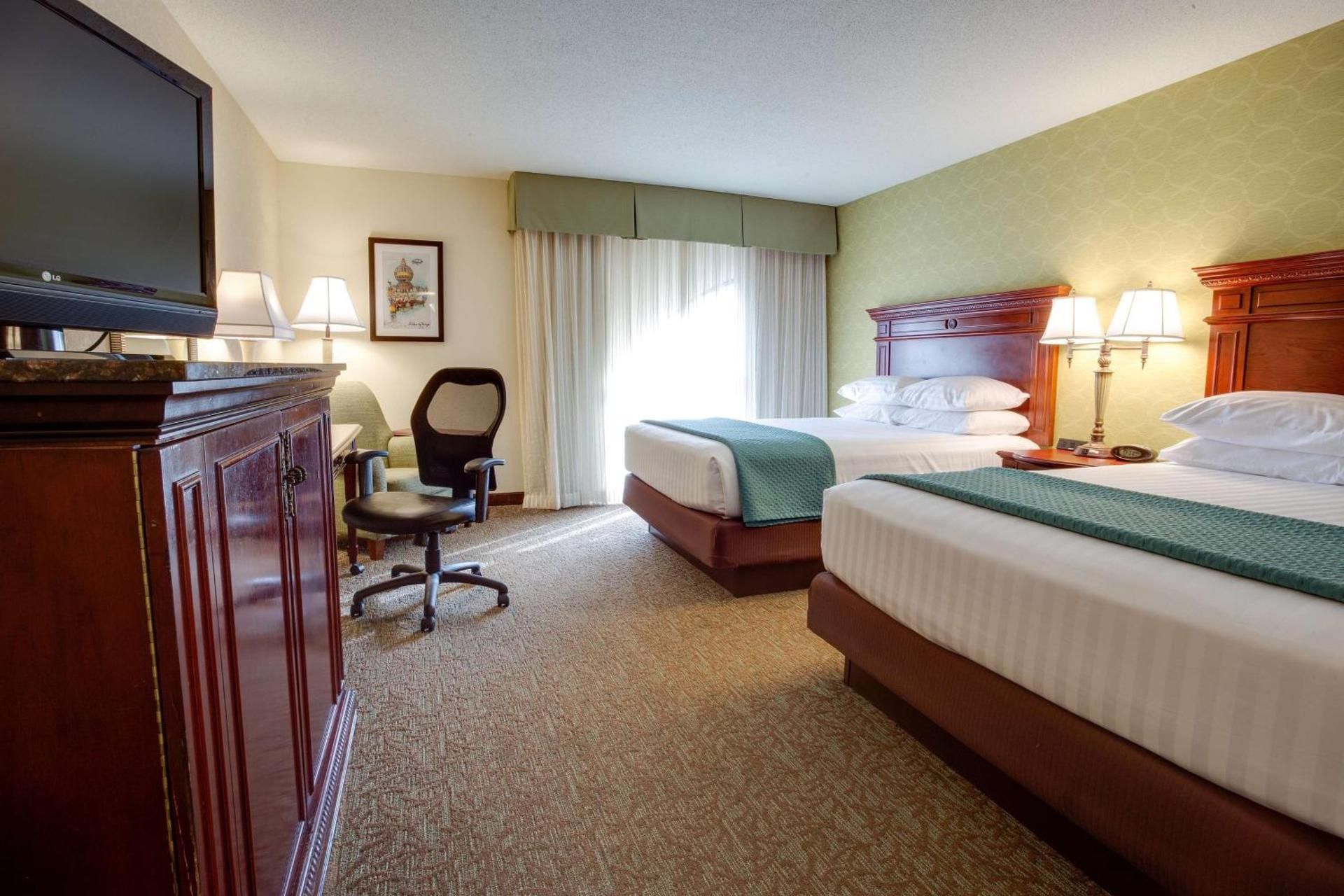 2 Queen Beds Upper Floor