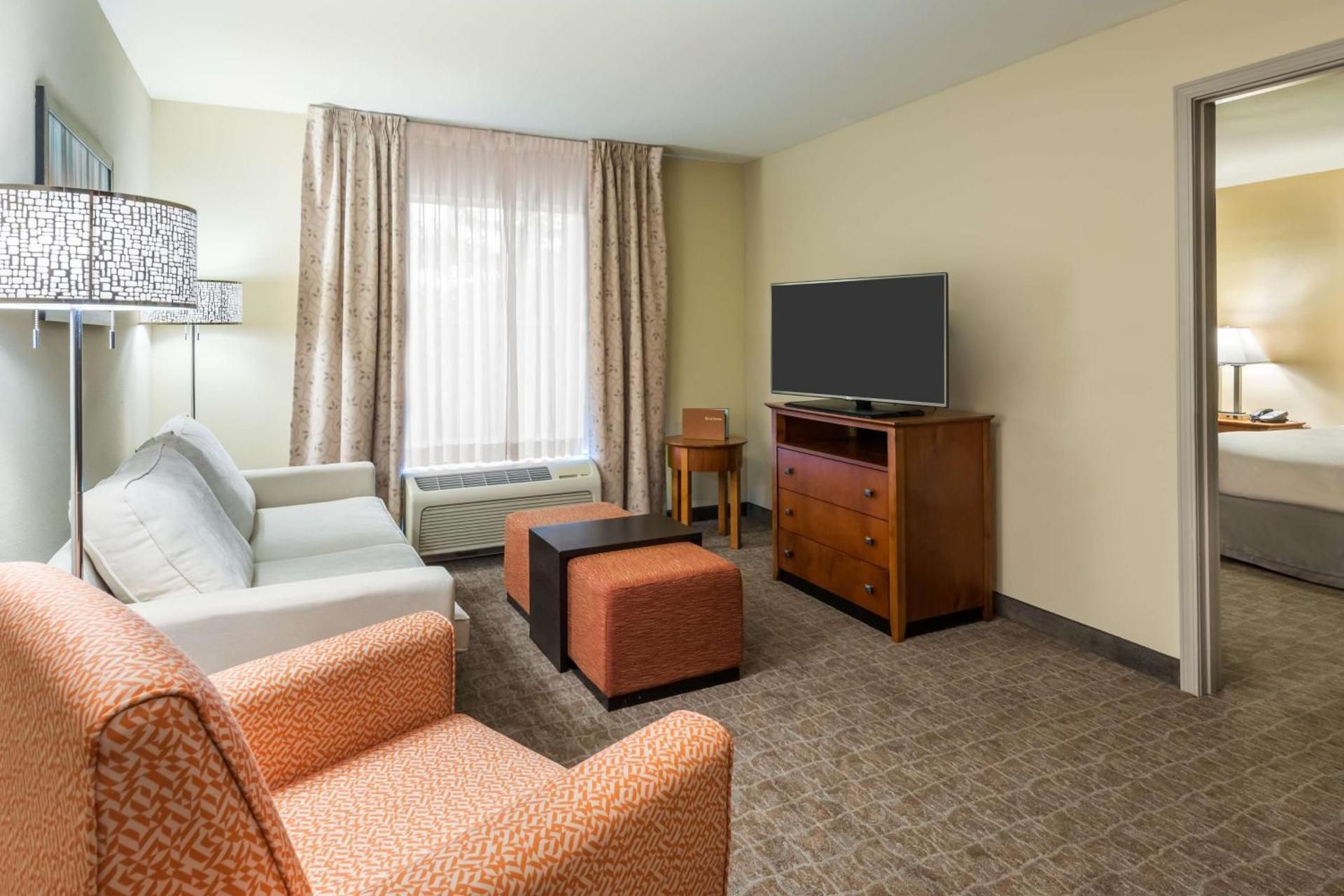 One-Bedroom Queen Suite with Two Queen Beds - Non-Smoking