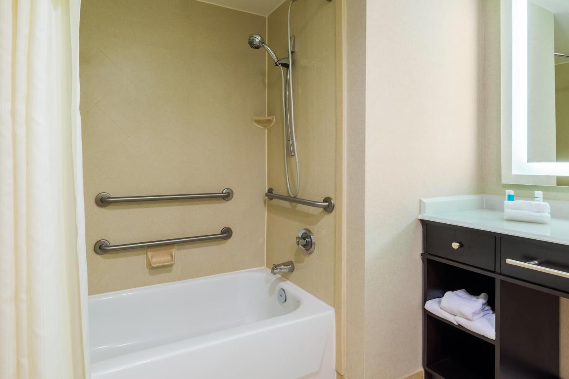 King Studio Suite - Hearing Access/Non-Smoking