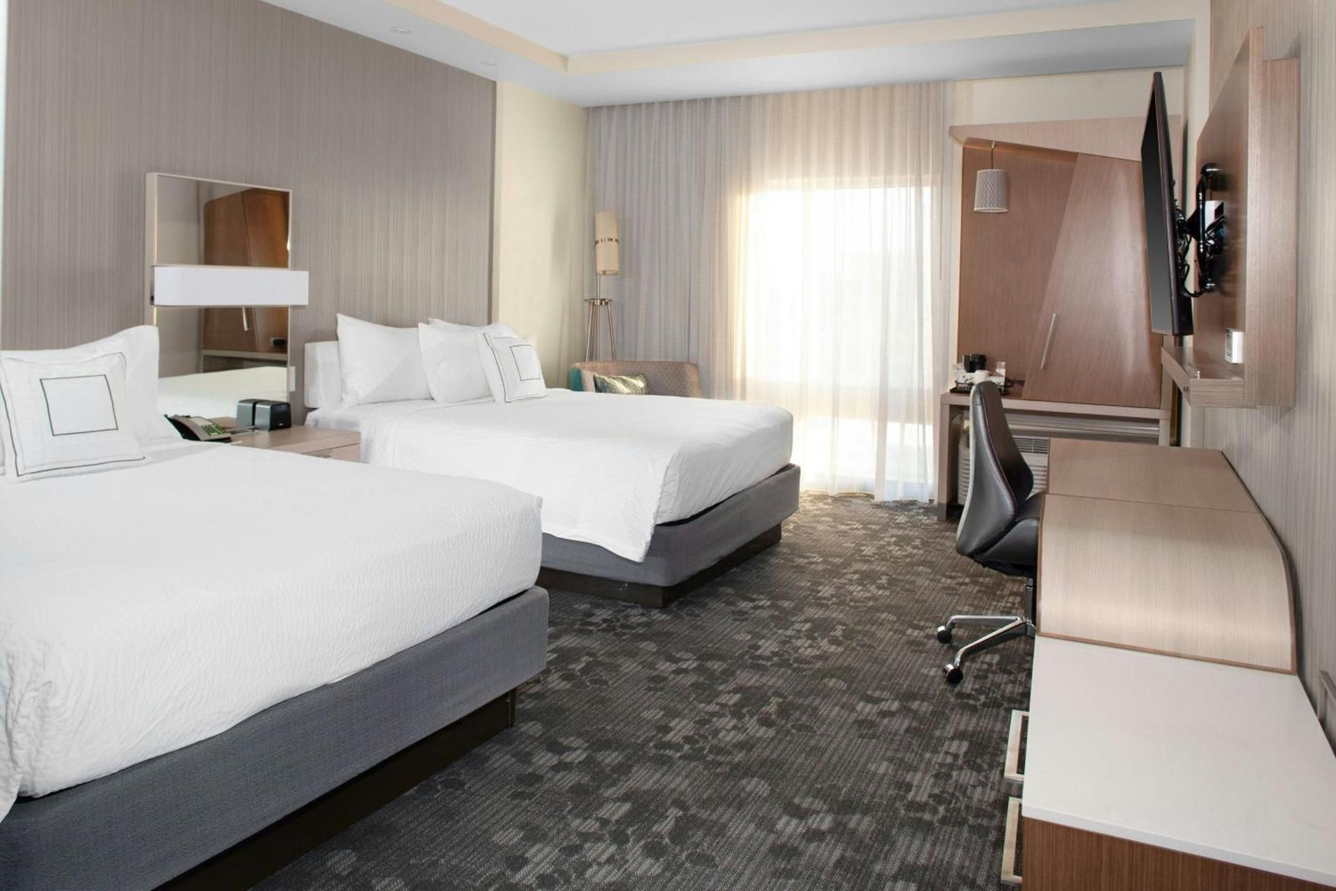 Queen Room with Two Queen Beds - Hearing Accessible