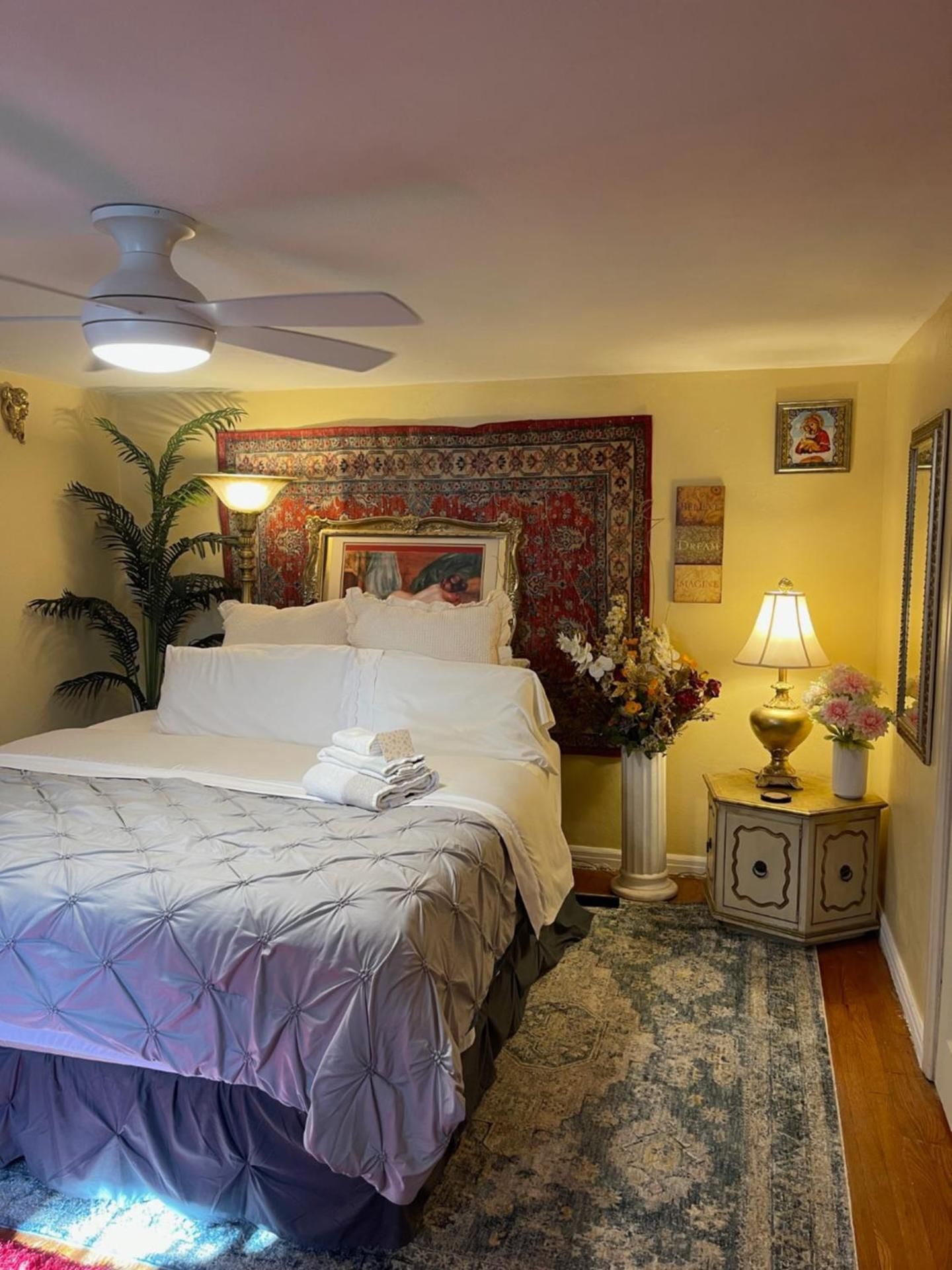 Deluxe King Room