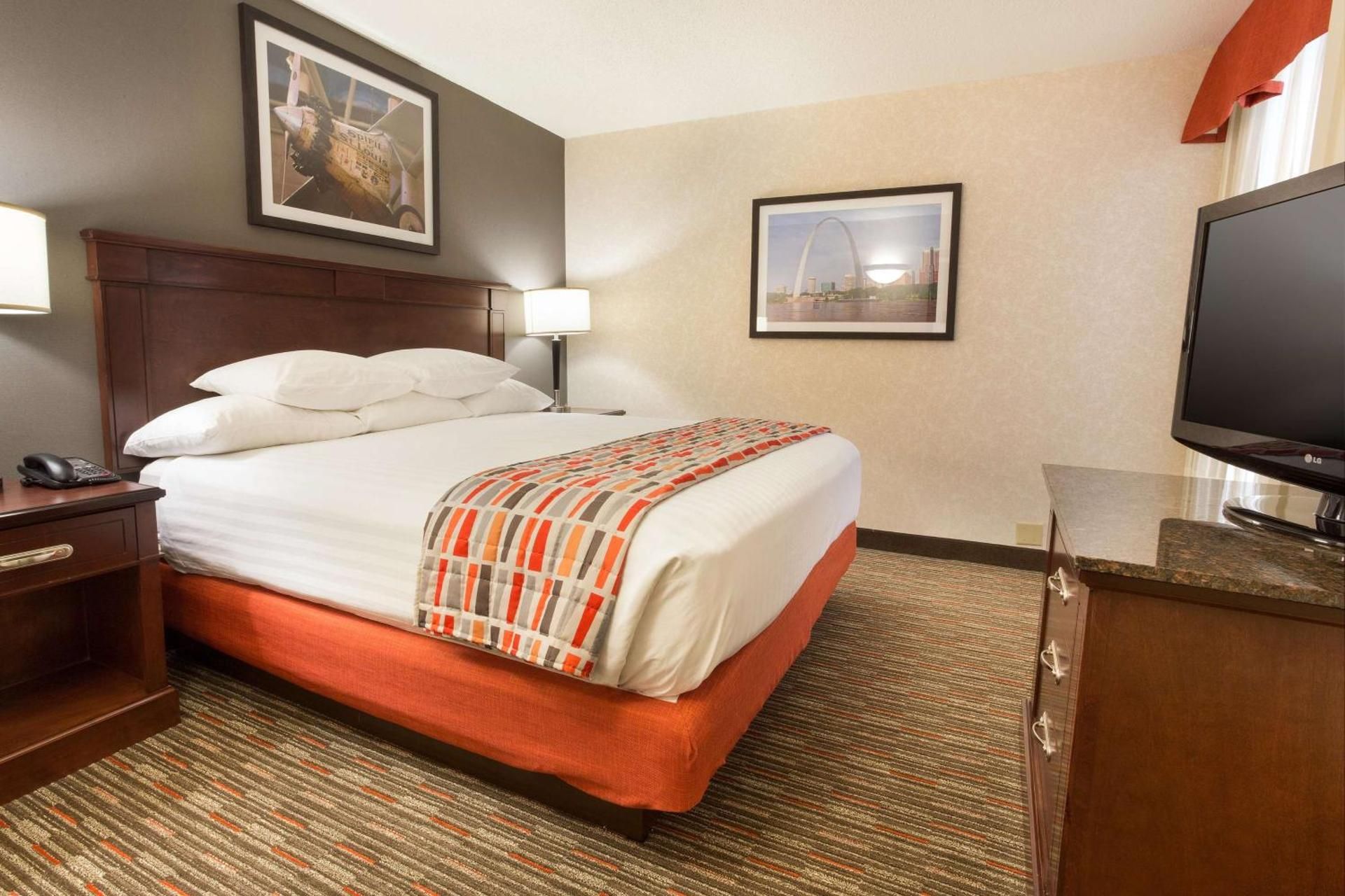 1 King Bed Suite, Upper Floor 2 Rooms with Sofa Sleeper