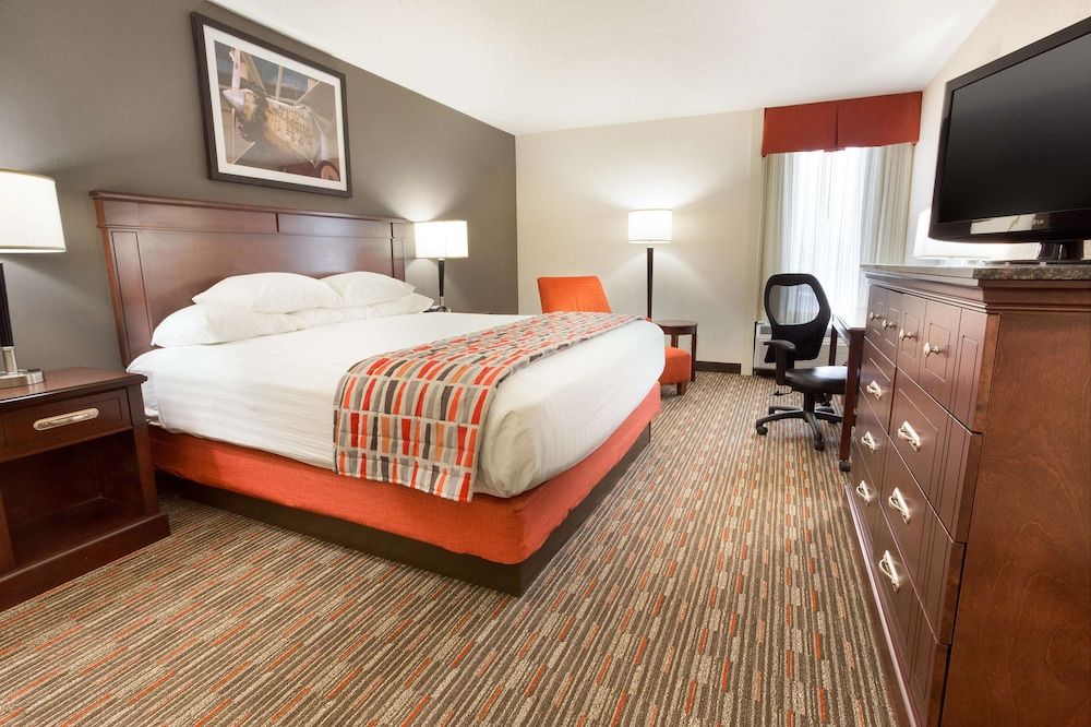 Room, 1 King Bed (Upper Floor)