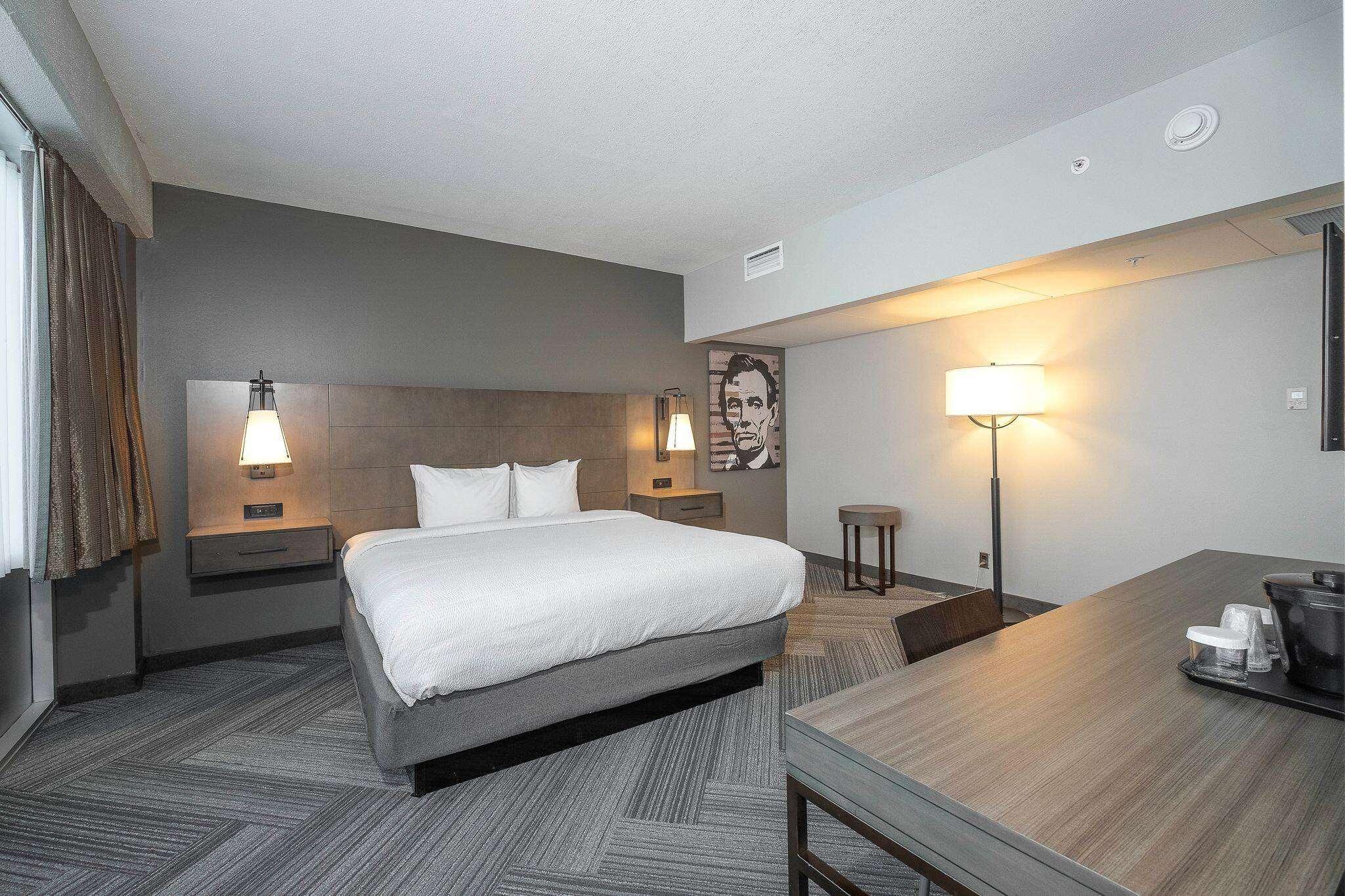 1 Queen Bed, Non-Smoking