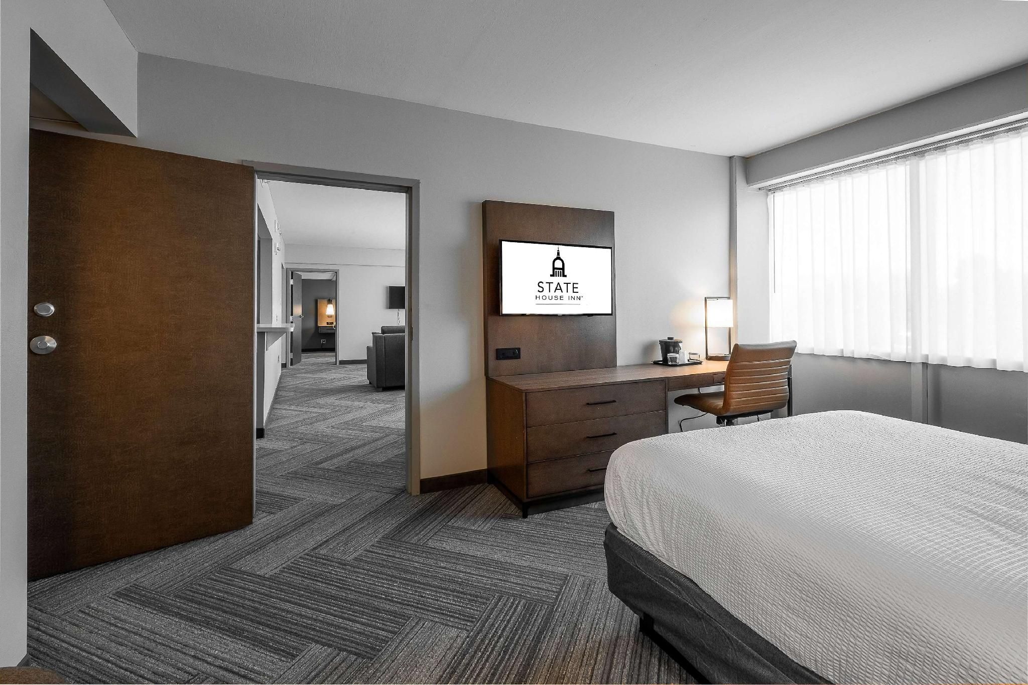 1 King Bed, Presidential Suite, Non-Smoking