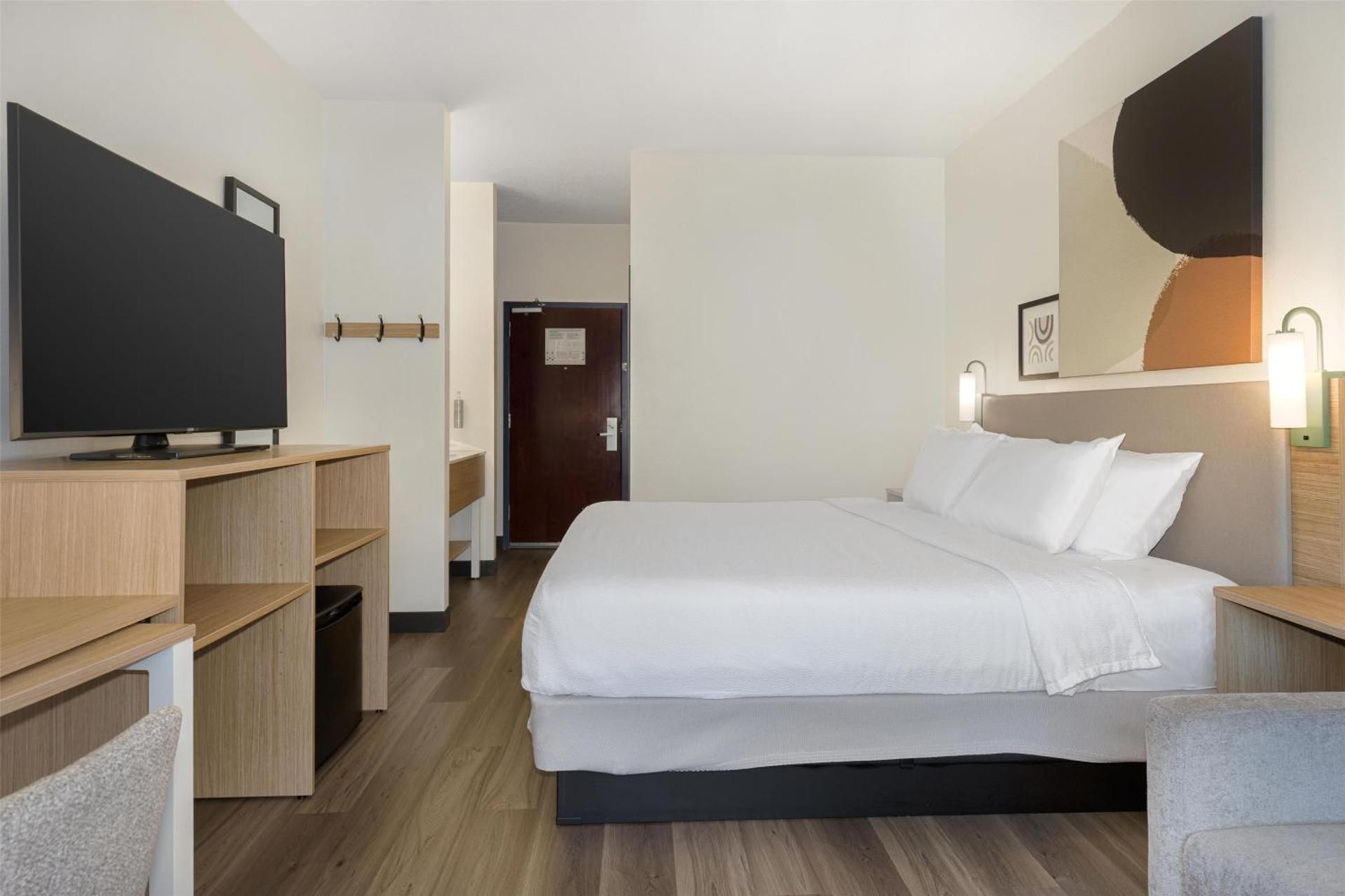 1 King Bed