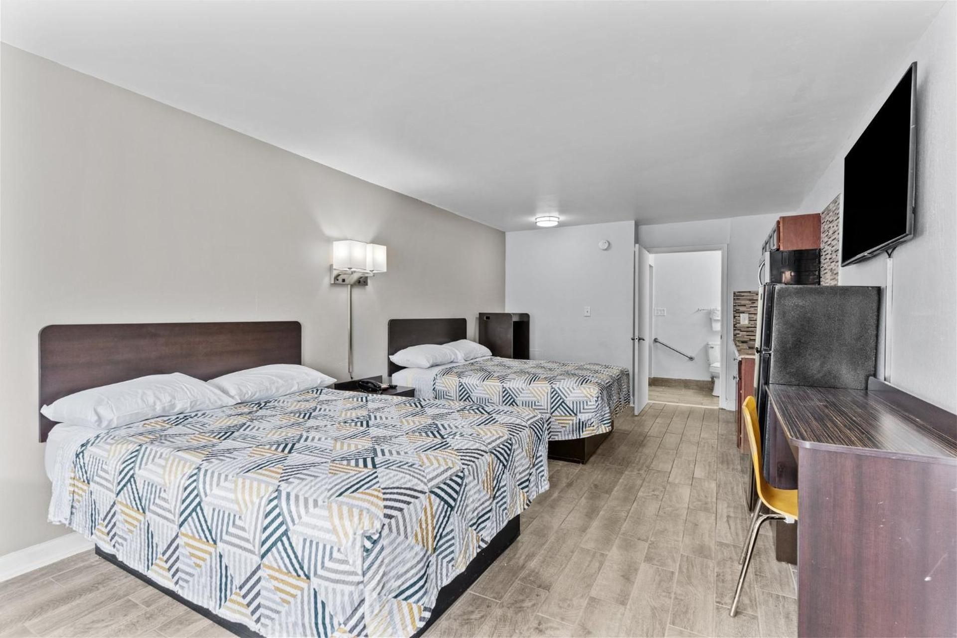 Queen Room with Two Queen Beds - Disability Access - Roll In Shower