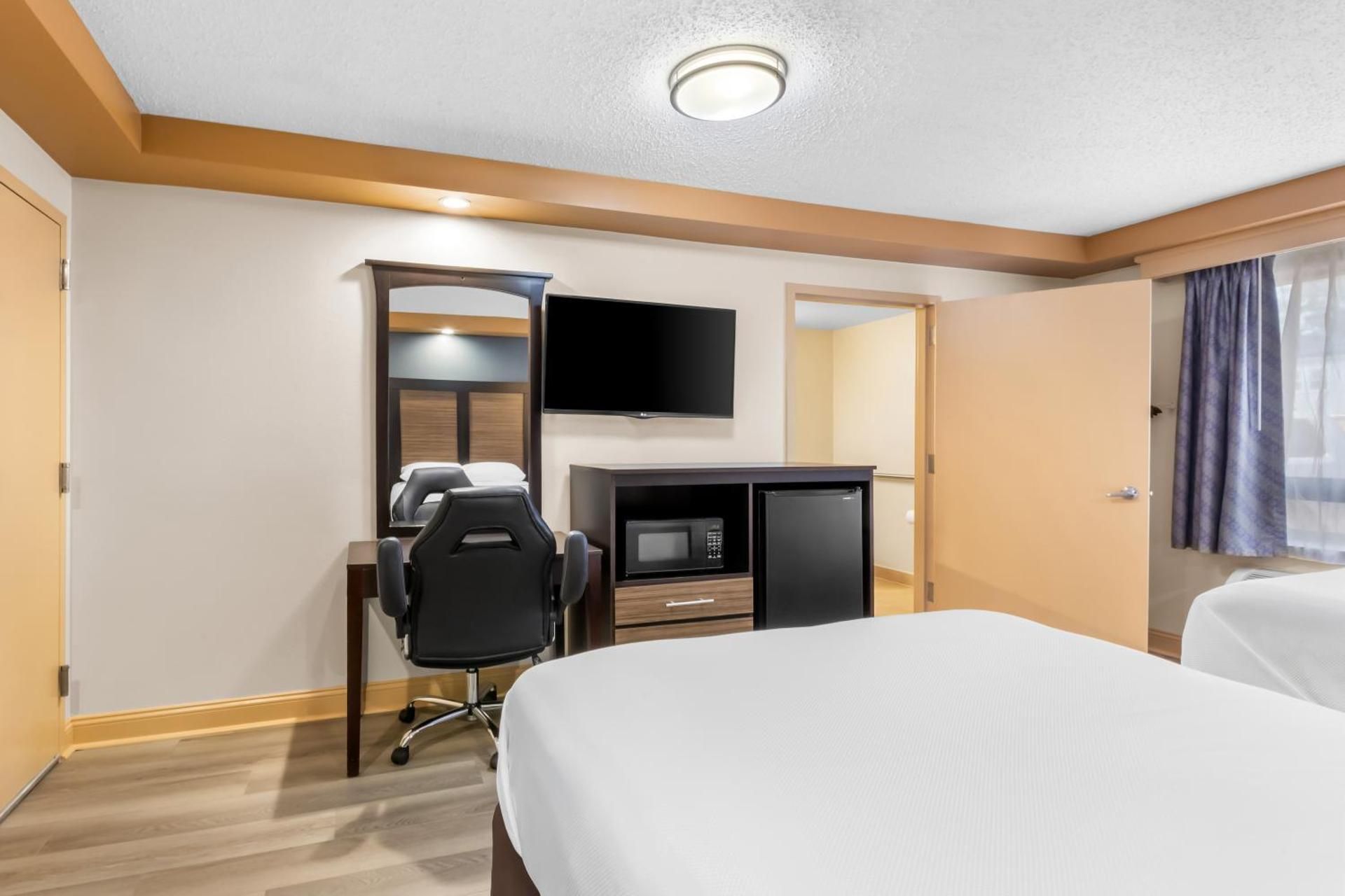 2 Double Beds, Nonsmoking, Accessible
