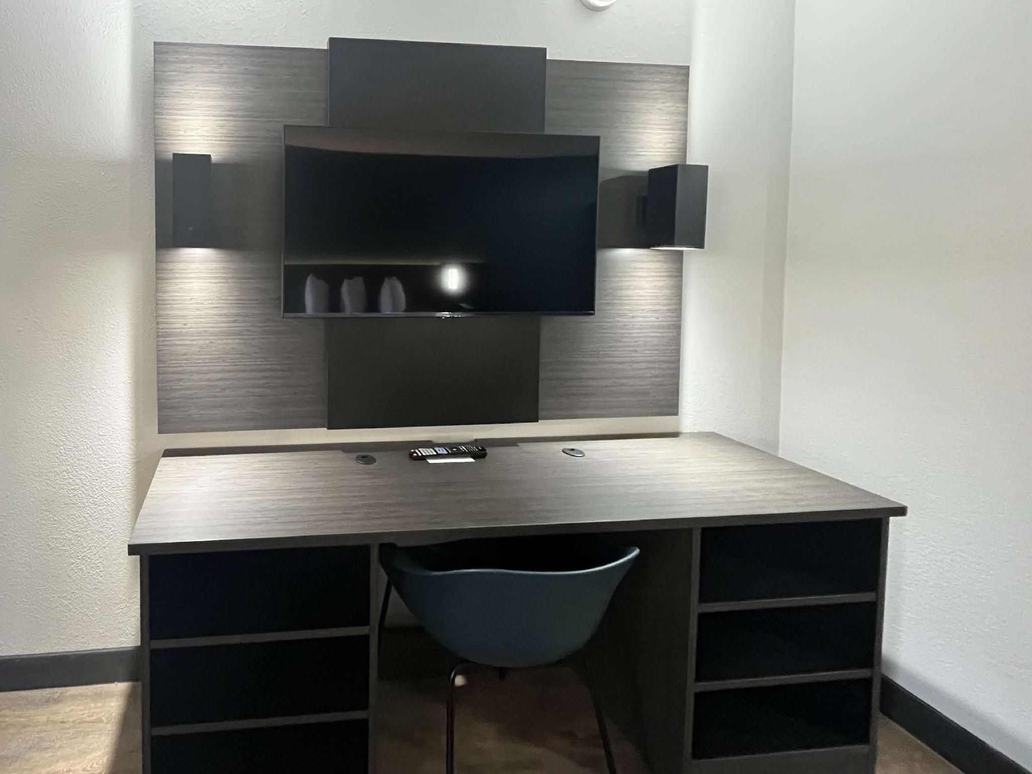 2 Full Beds | Mobil Access RI Shwr Nsmk Kitchen