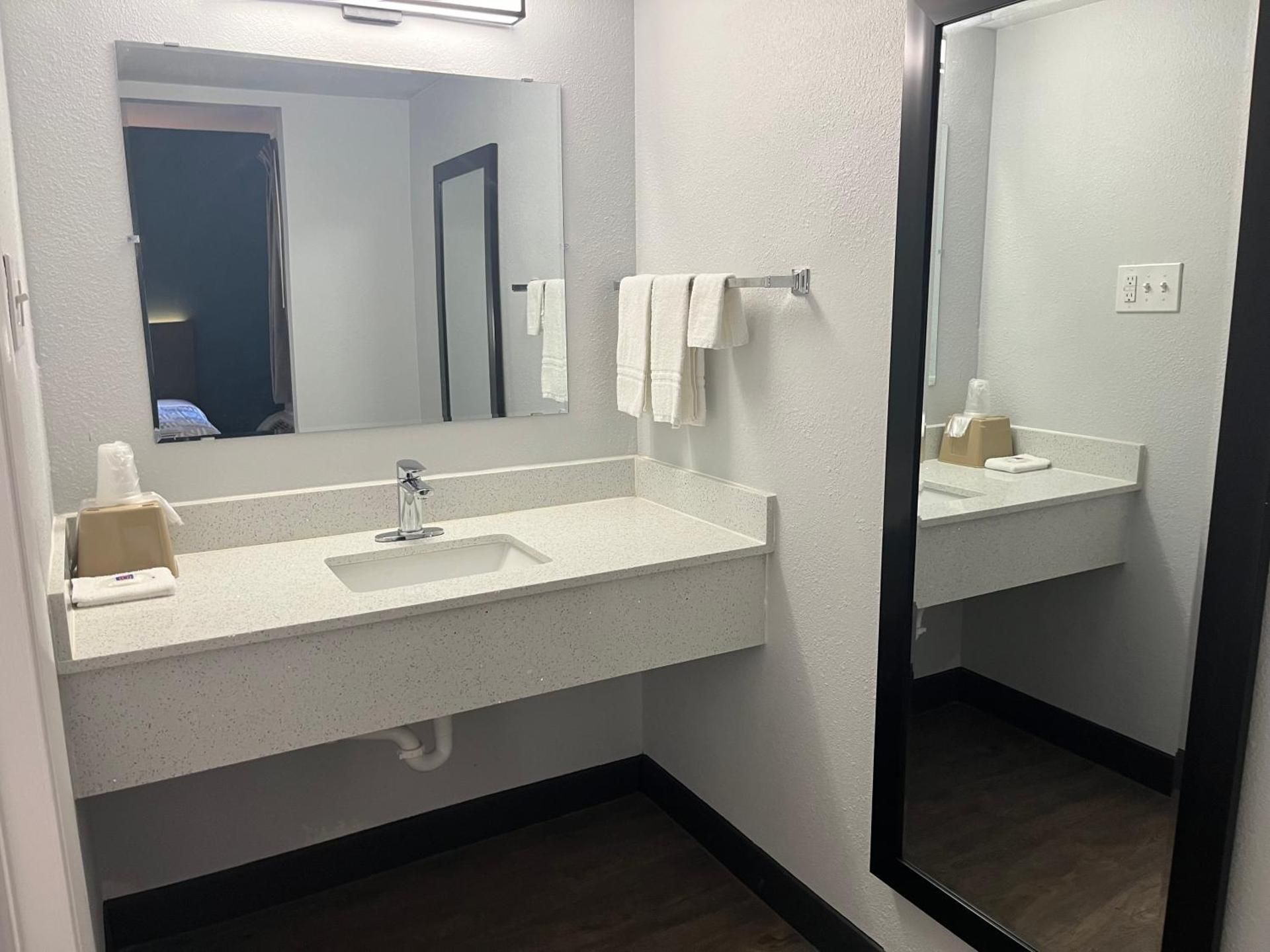 King Room - Disability Access - Smoking