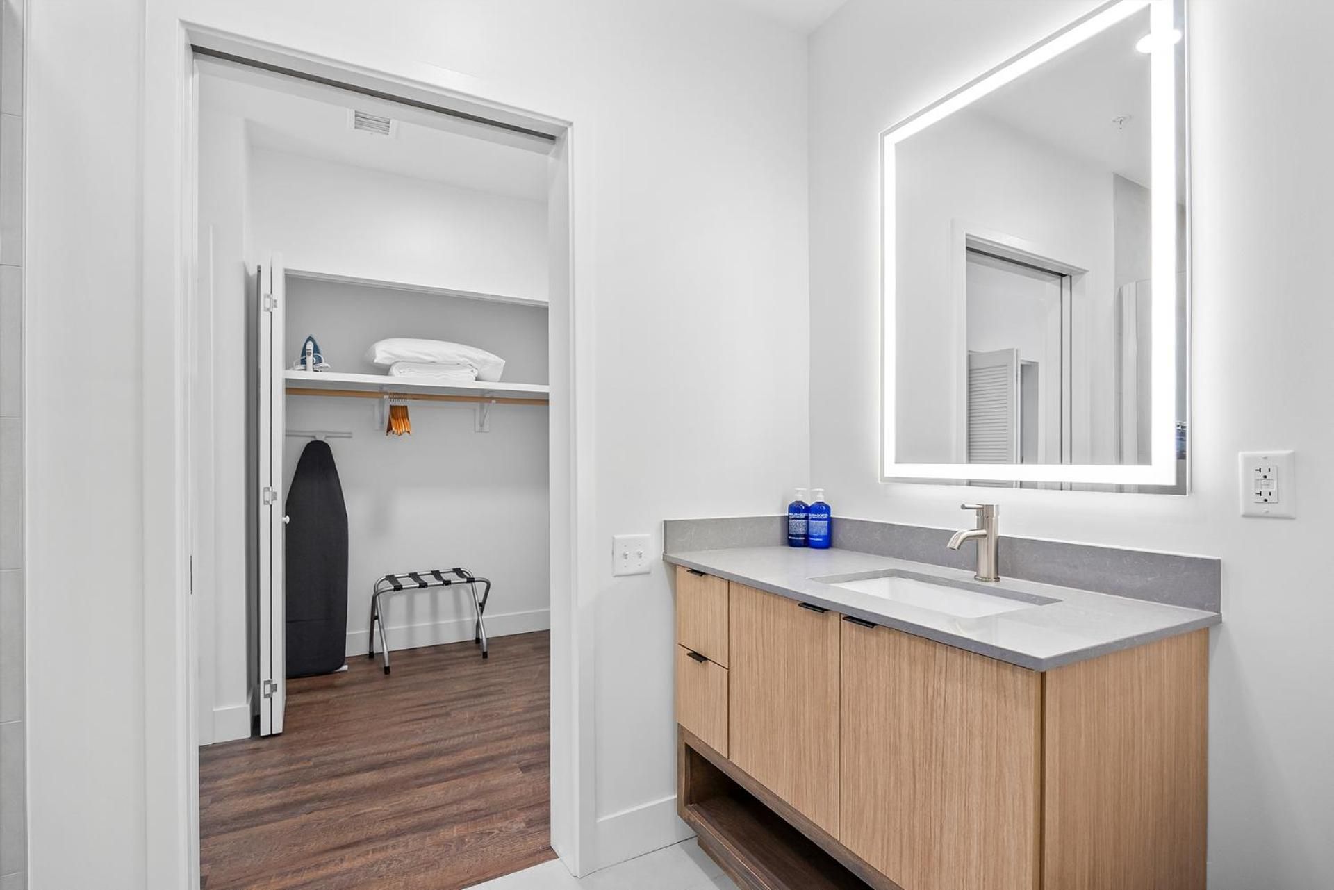 Studio Apartment with Terrace