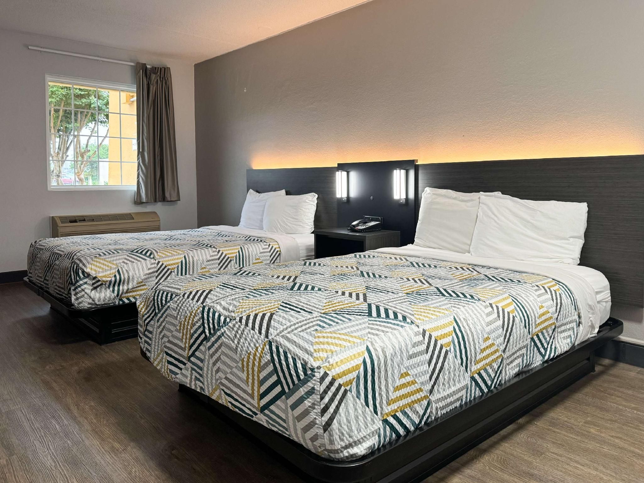 2 Full Beds | Non-Smoking, Micfridge