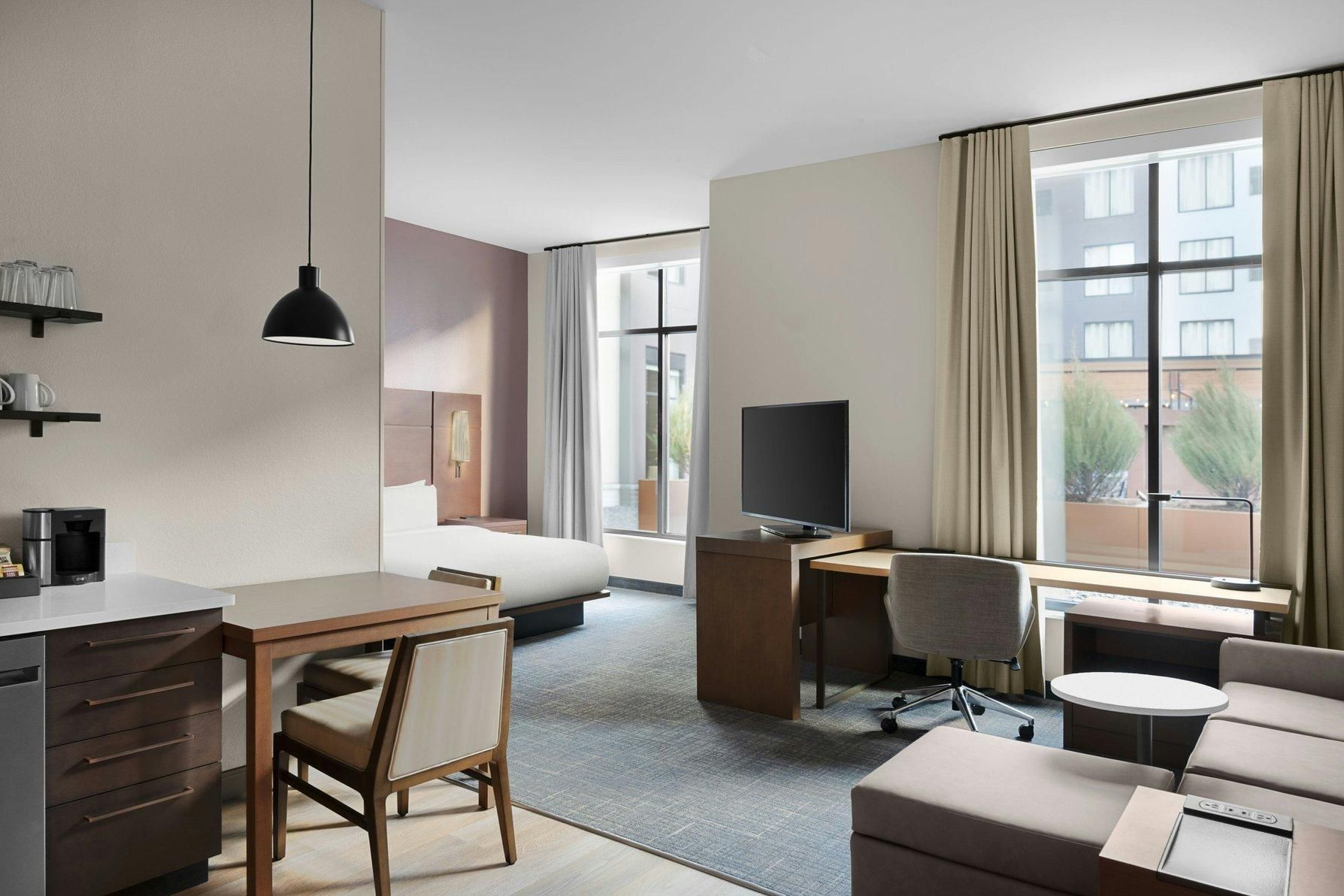 1 Bedroom Suite, 2 Queen, Sofa bed