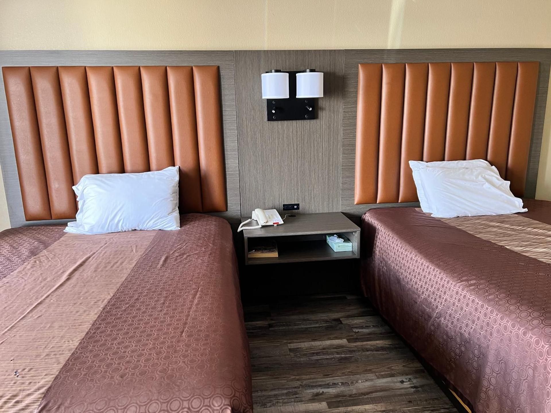 Highland Inn Motel Las Vegas Queen Room with Two Queen Beds - Non-Smoking