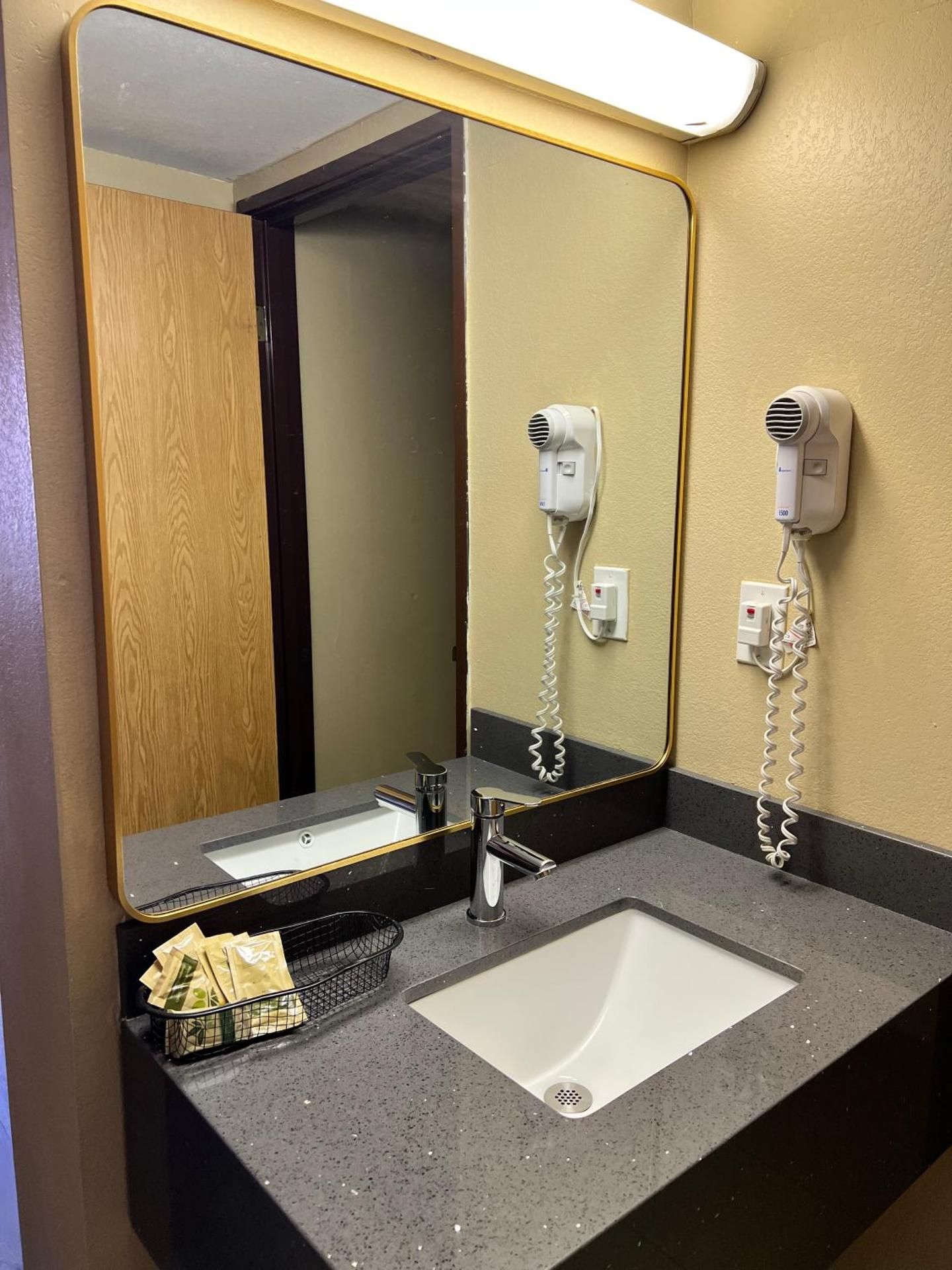 Highland Inn Motel Las Vegas Non-Smoking King Room 8