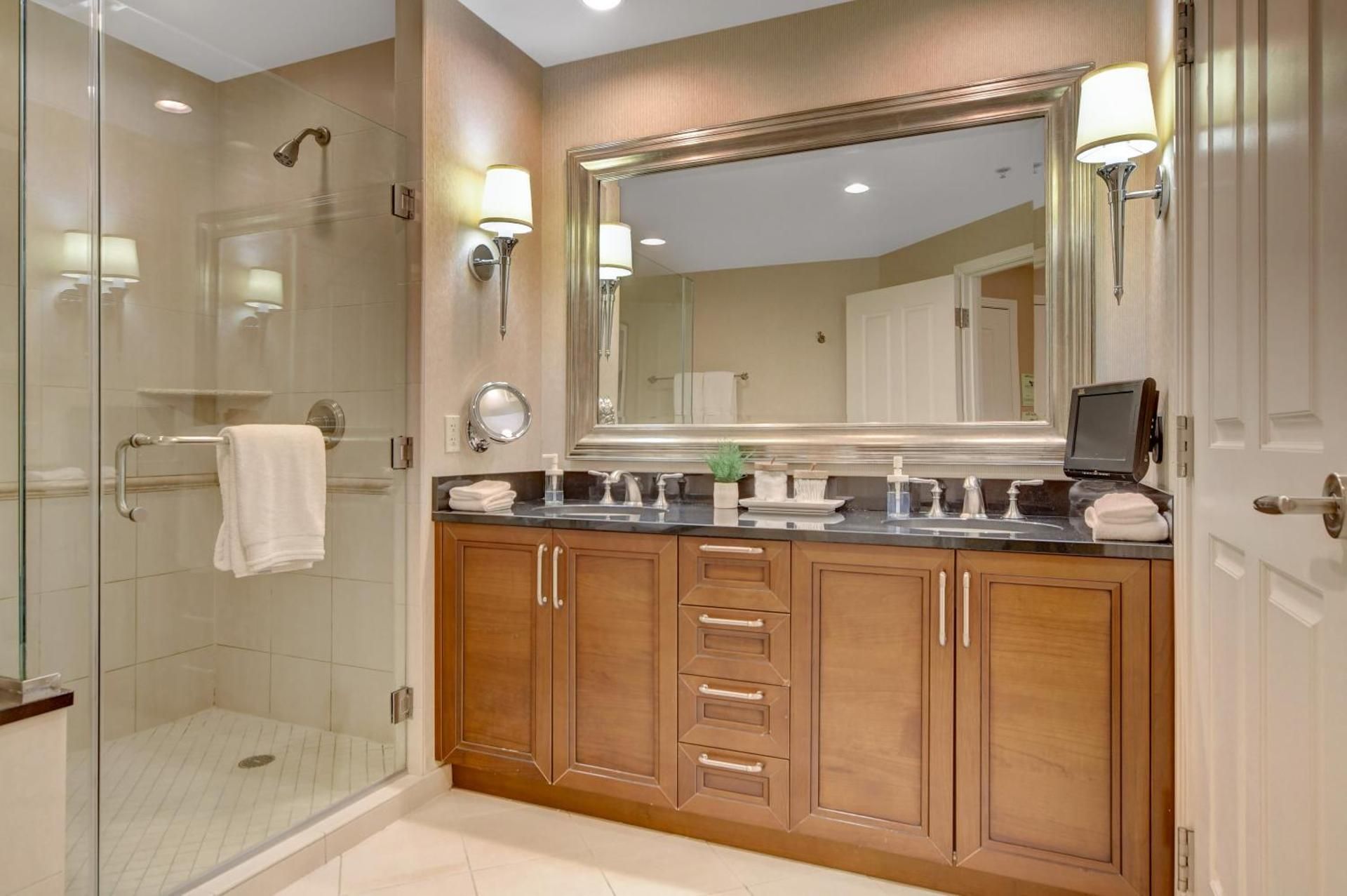 Junior Suite with Balcony