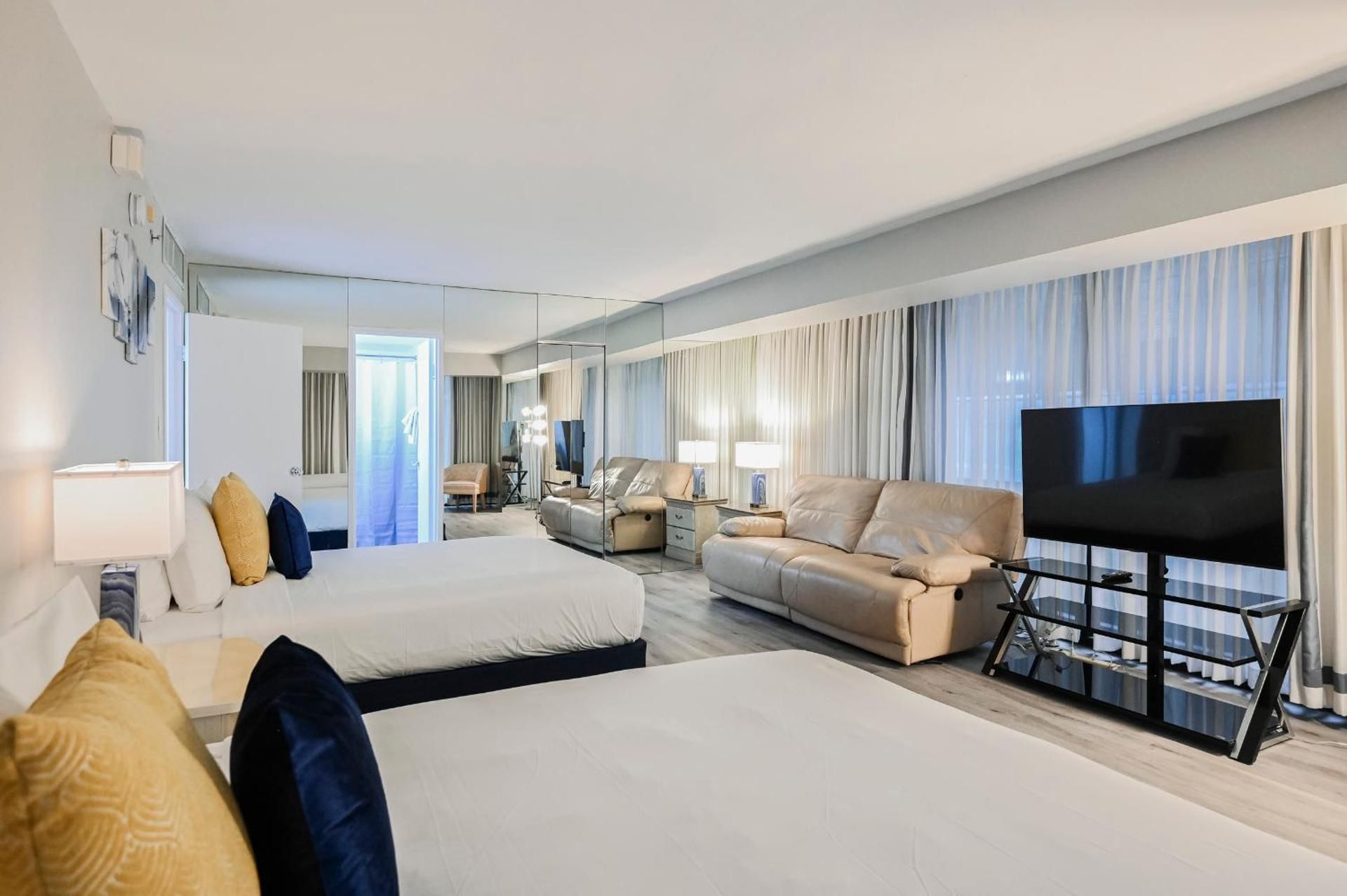 PH Floor Two Bedroom Center Strip
