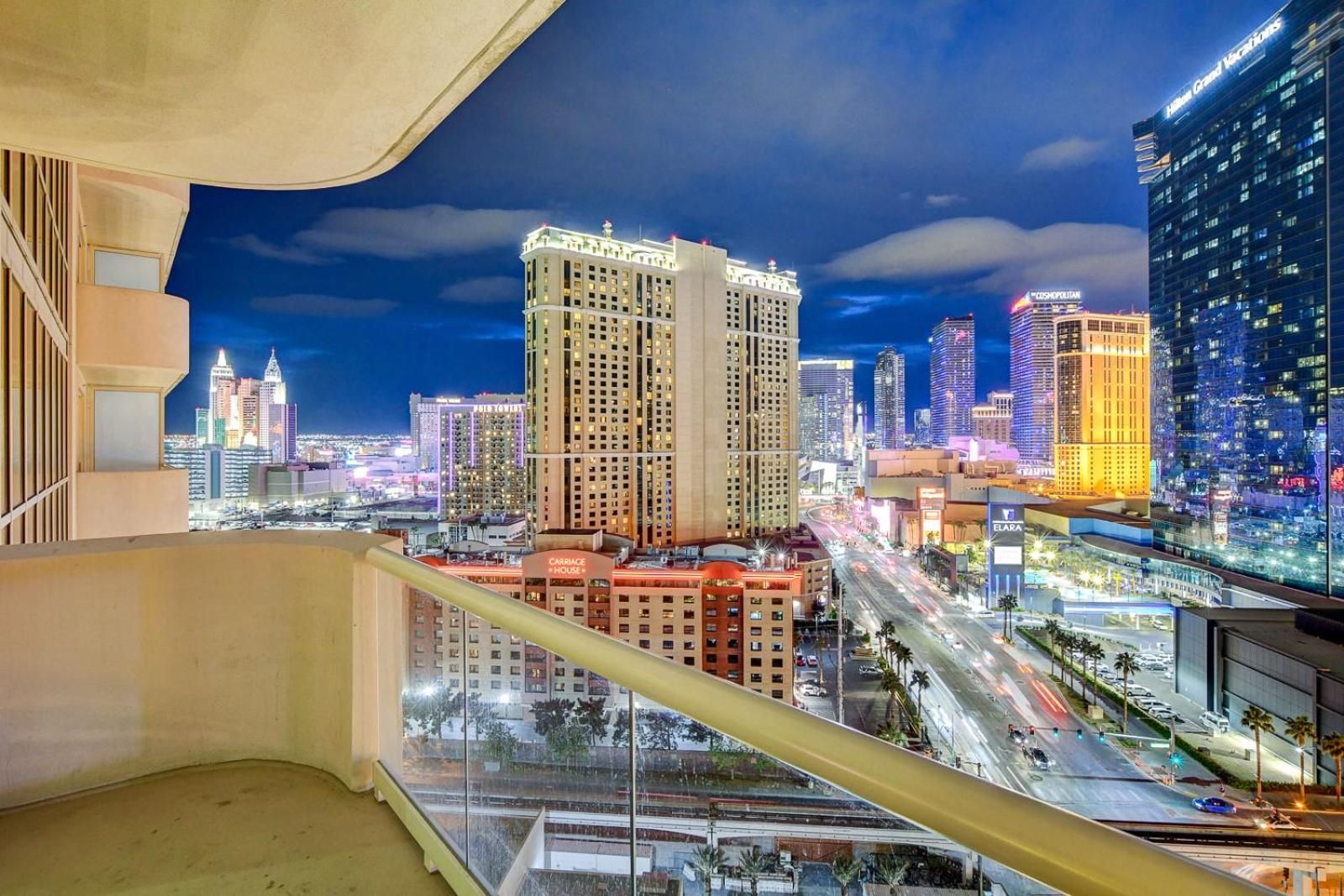 Suite Hub LV HIGH floor Sphere view MGM Signature