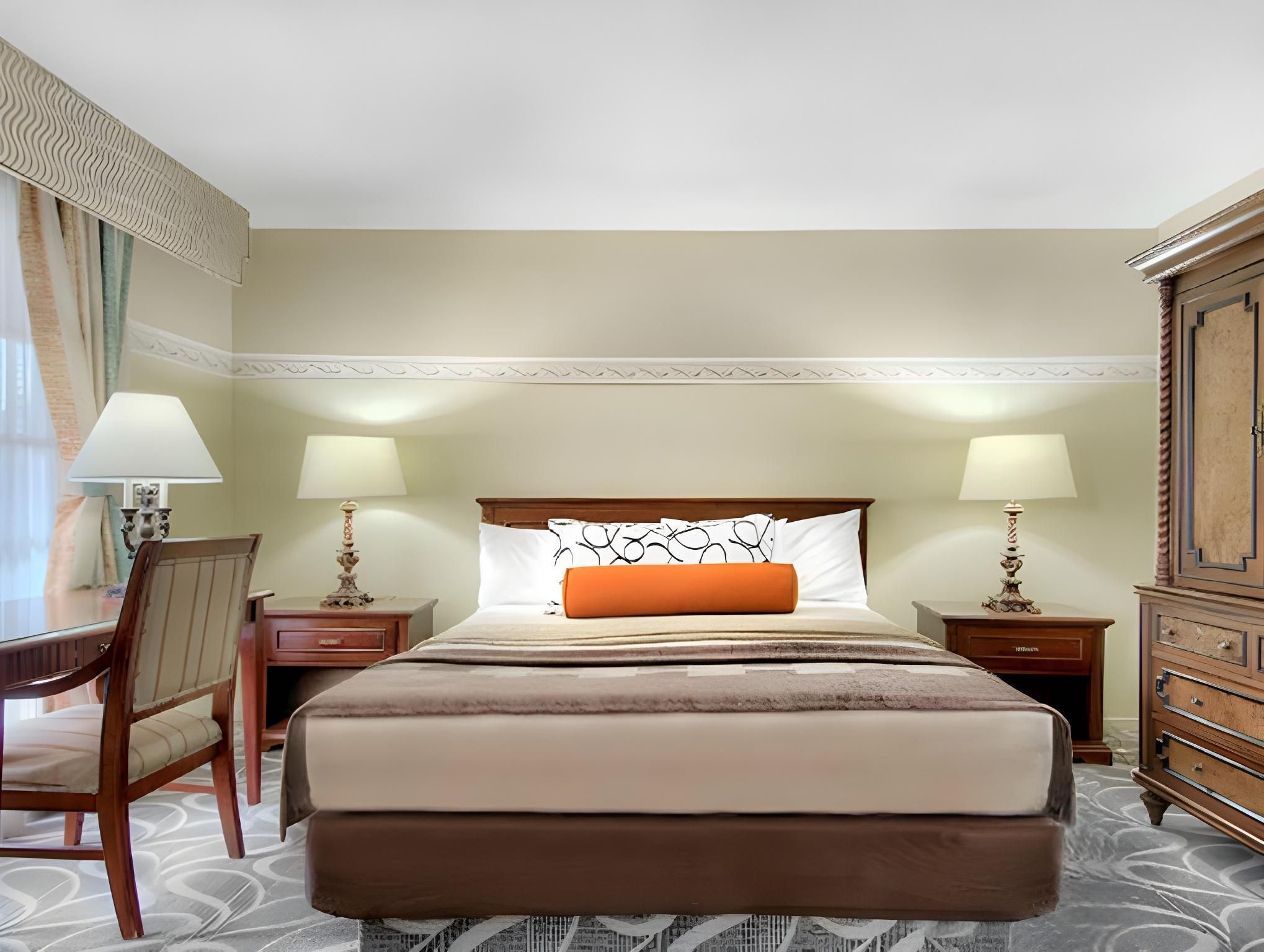 One King Bed Non Smoking