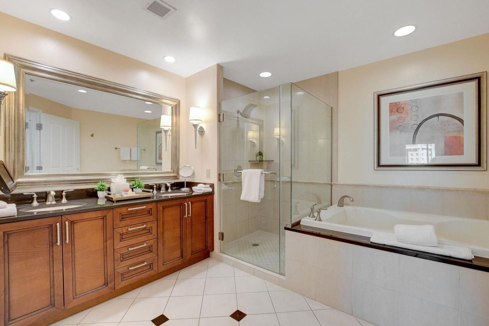 Sin City Suite @ MGM Signature King Studio with Sofa Bed