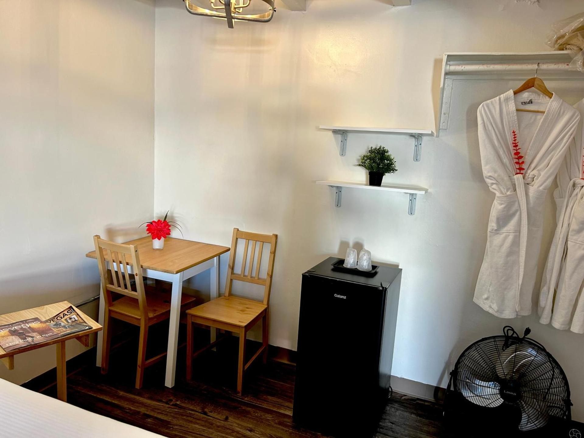 Nirvana Hotel Bed and Breakfast Deluxe Double Room with Extra Bed 2