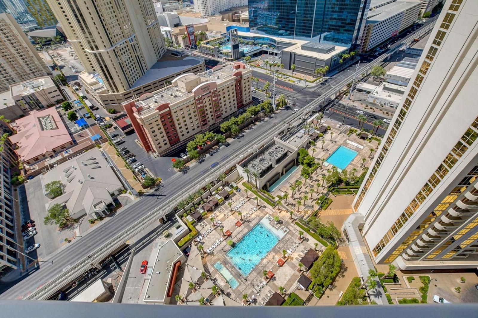Blu Cashmere Suite * MGM Signature 23rd FLR w/balcony strip view