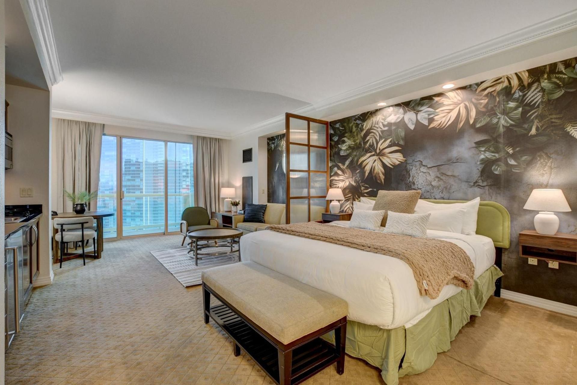 Blu Cashmere Suite * MGM Signature 23rd FLR w/balcony strip view Apartment with Balcony