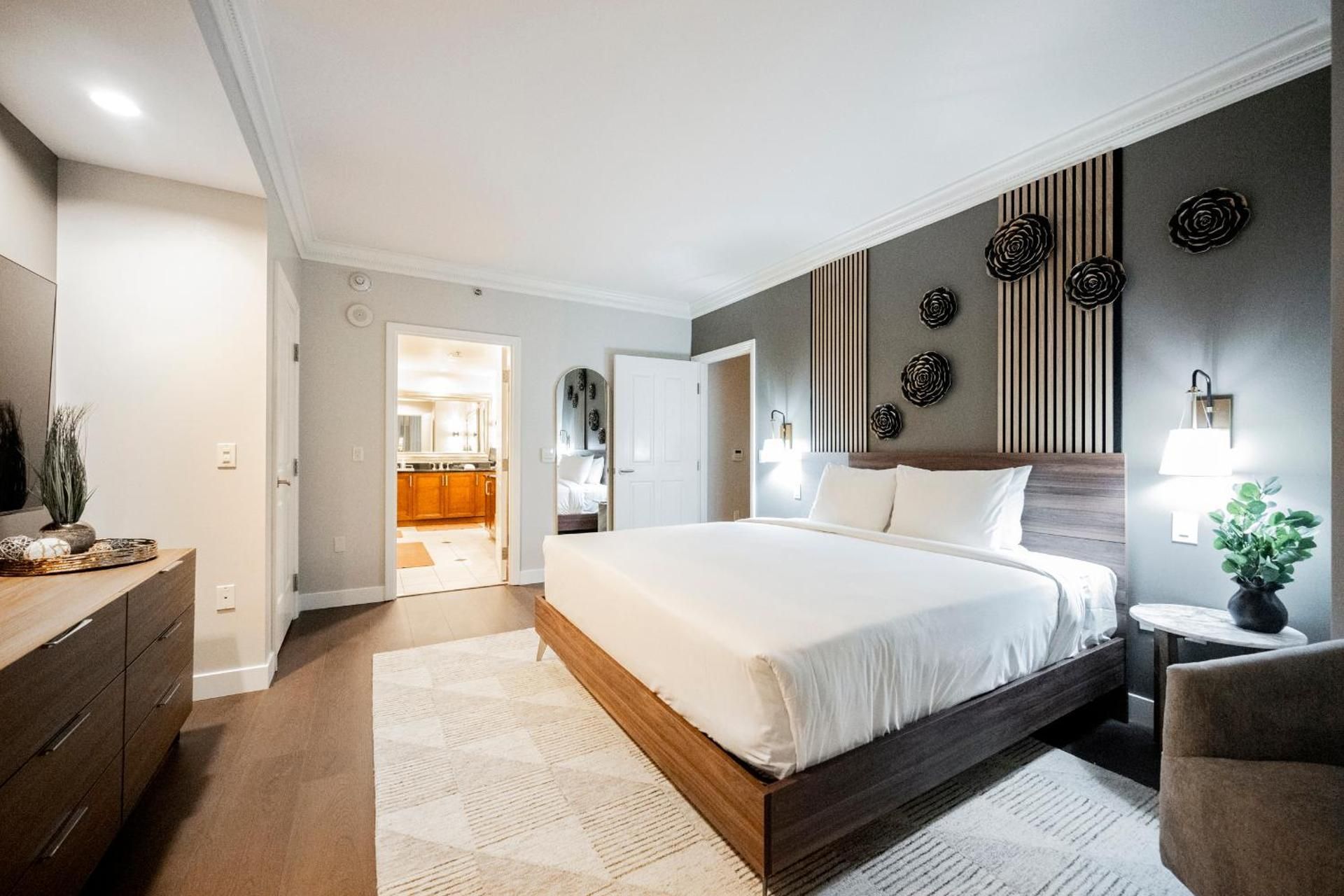 Remodeled One-Bedroom – Balcony