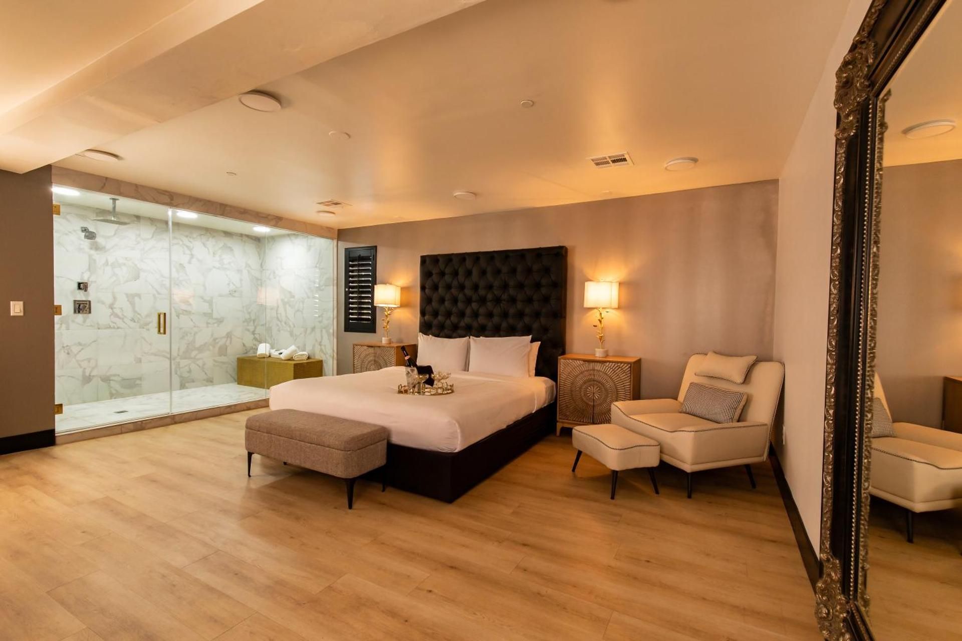 The Lexi Las Vegas - 21 and over Hotel  Penthouse Suite