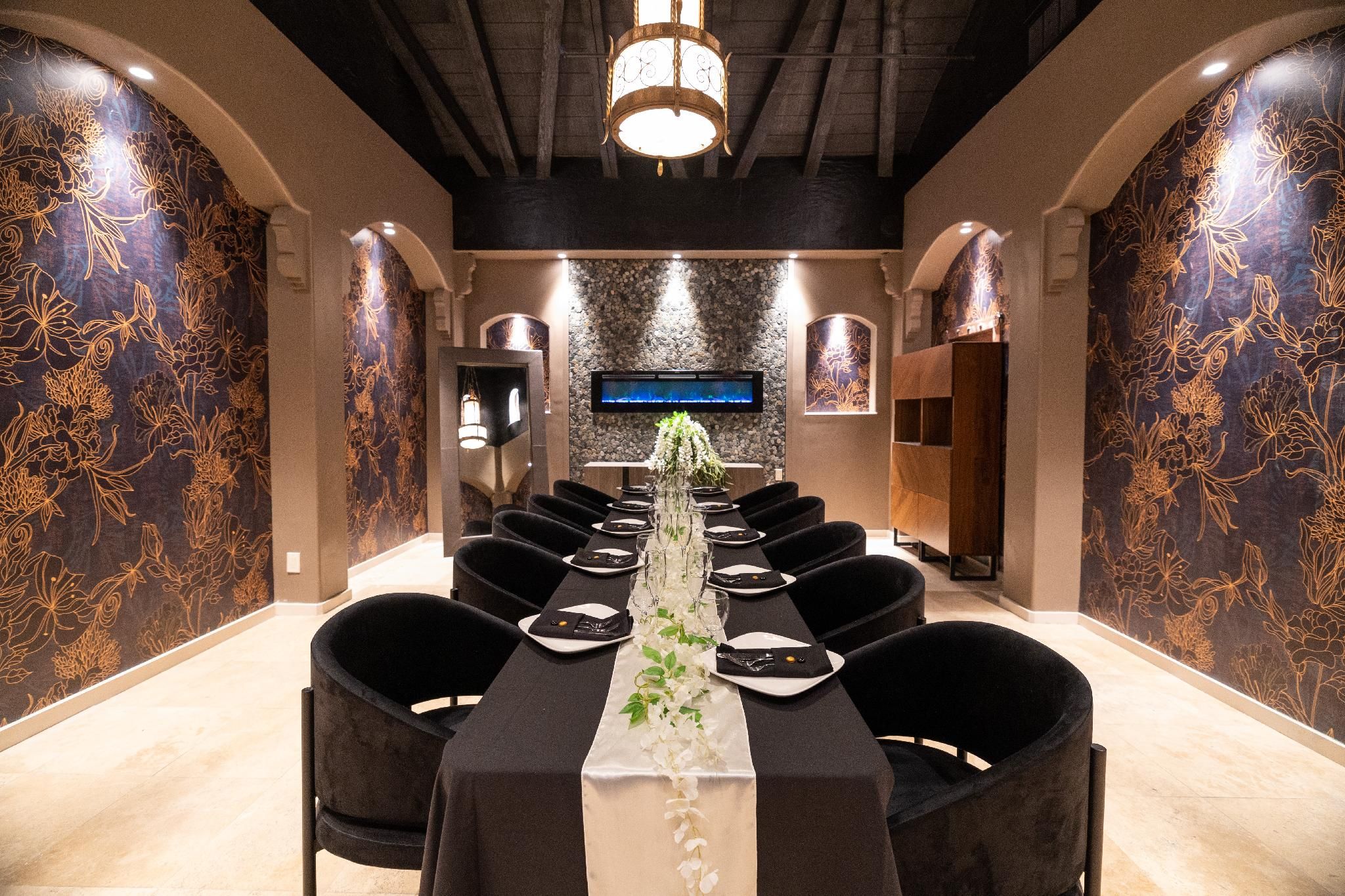 restaurant (private room)