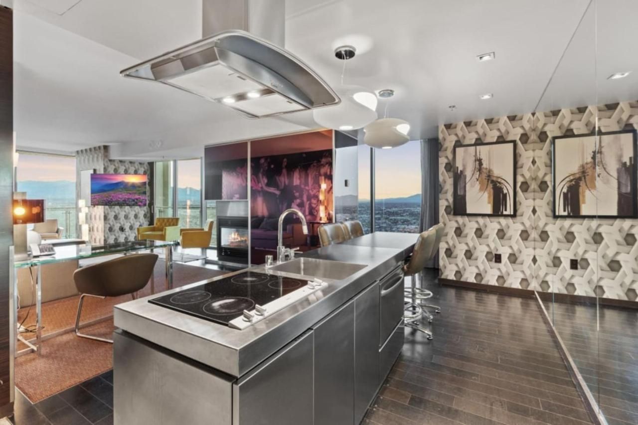 The Celine Riviera Suite at Palms Place