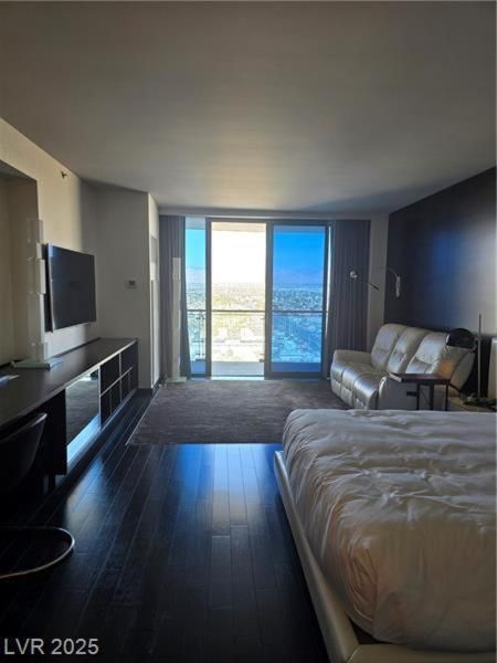 Palms Place Hotel Mountain View with Open Balcony Studio with Balcony