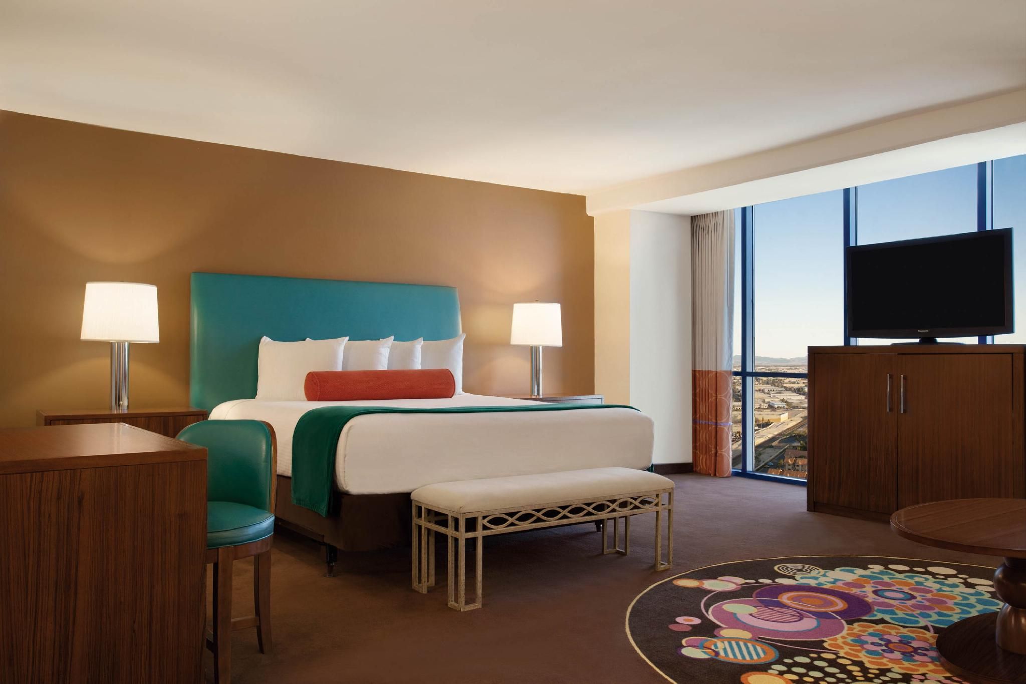 1 King Bed Strip View