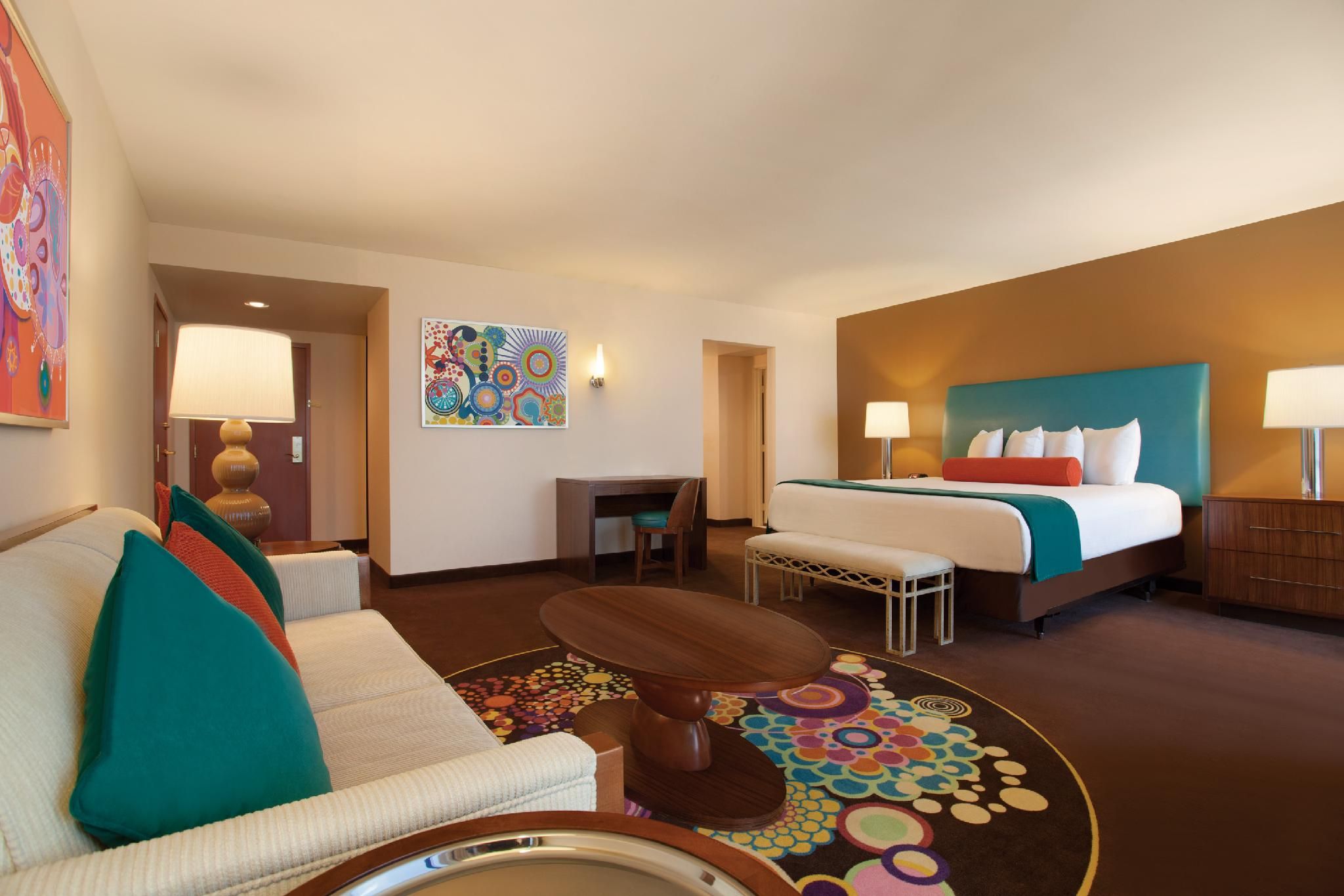 1 King Bed Strip View