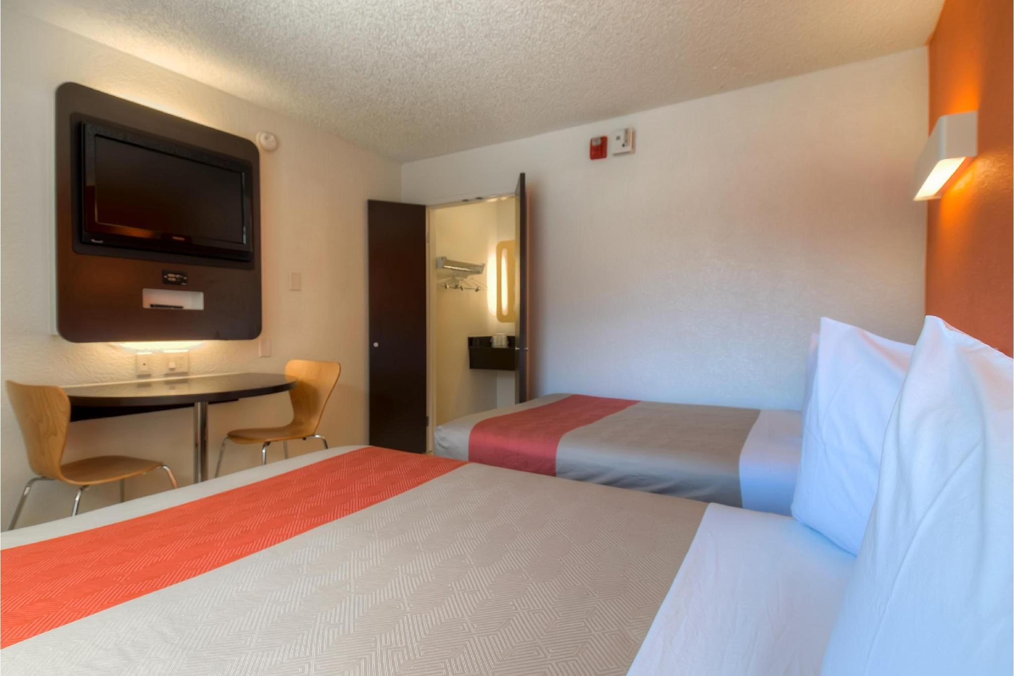 2 Full Beds