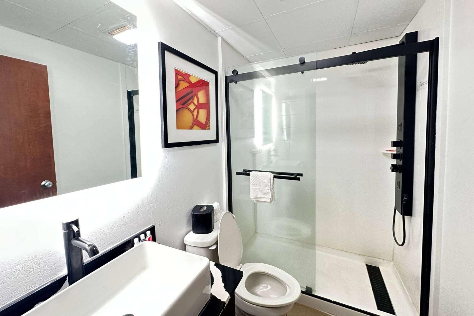 1 King Bed, Suite, Non-Smoking