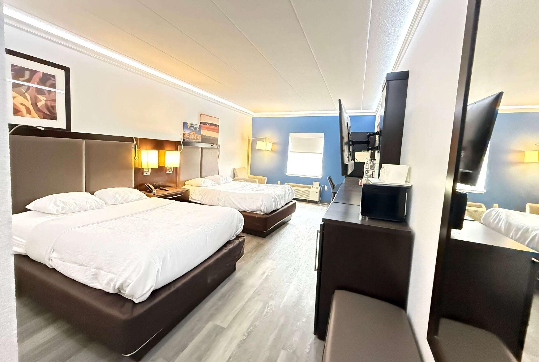 2 Queen Beds, Mobility Accessible Room, Roll-In Shower, Non-Smoking