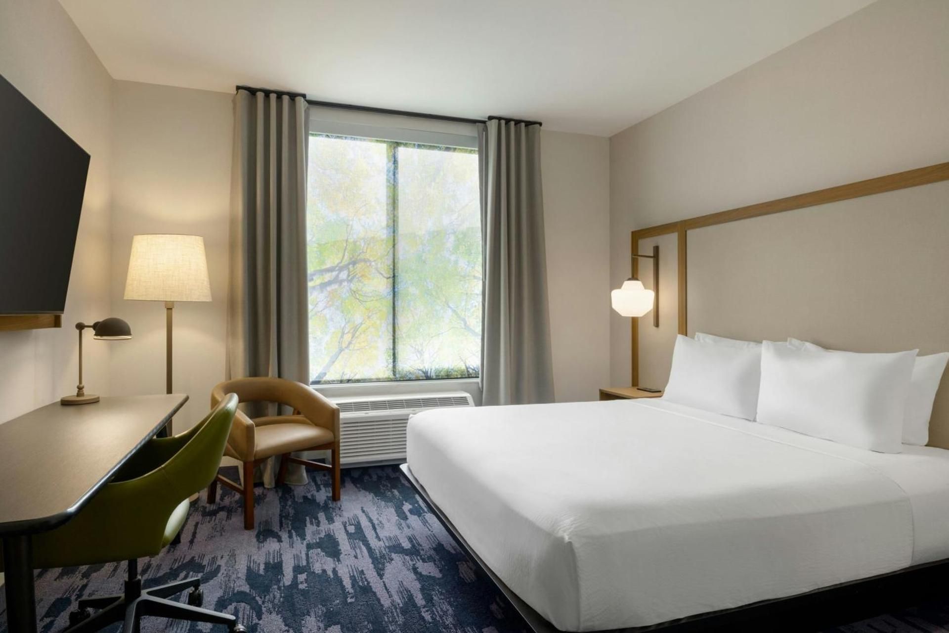 Standard King Room - Hearing Accessible