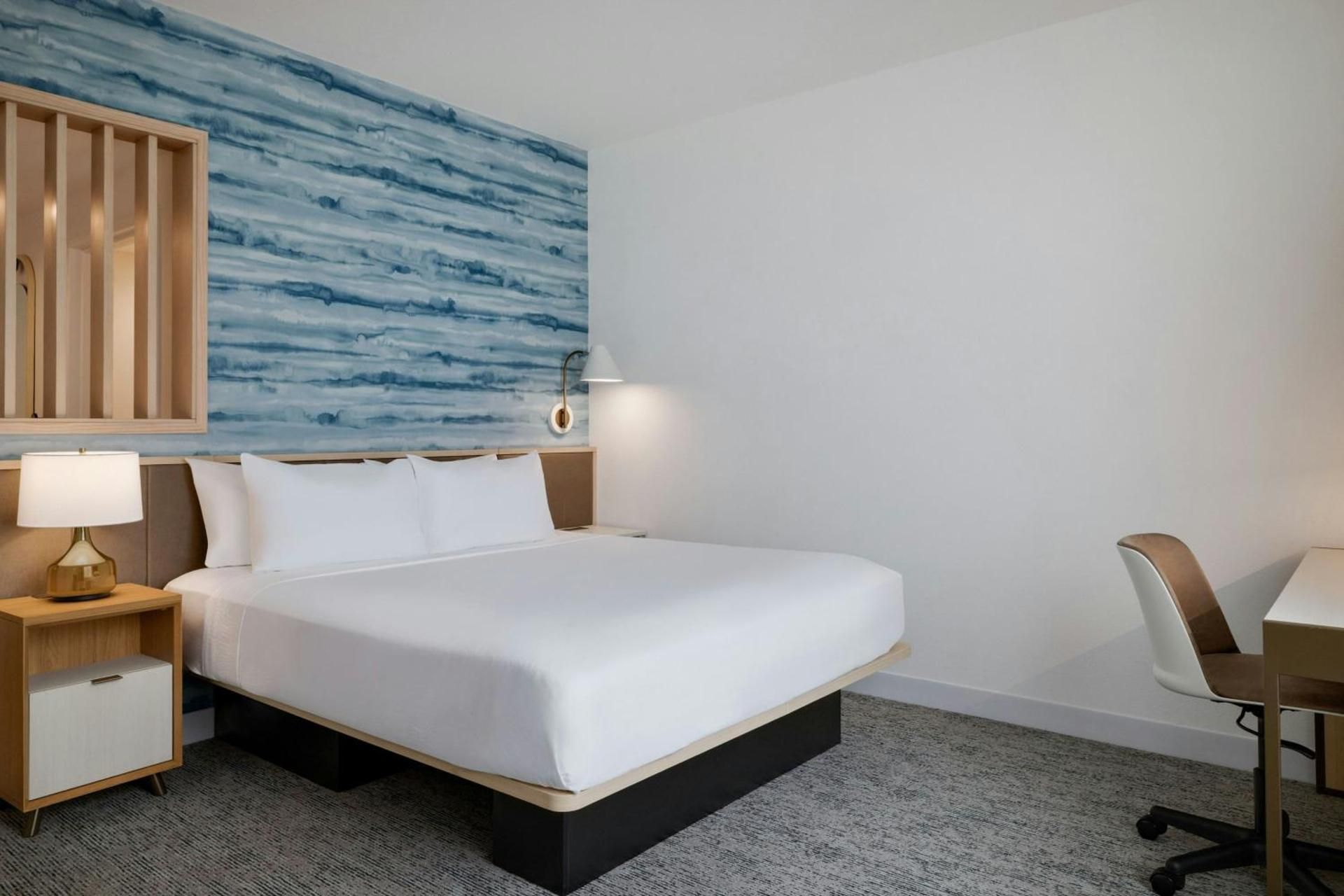King Studio with Sofa Bed - Hearing Accessible