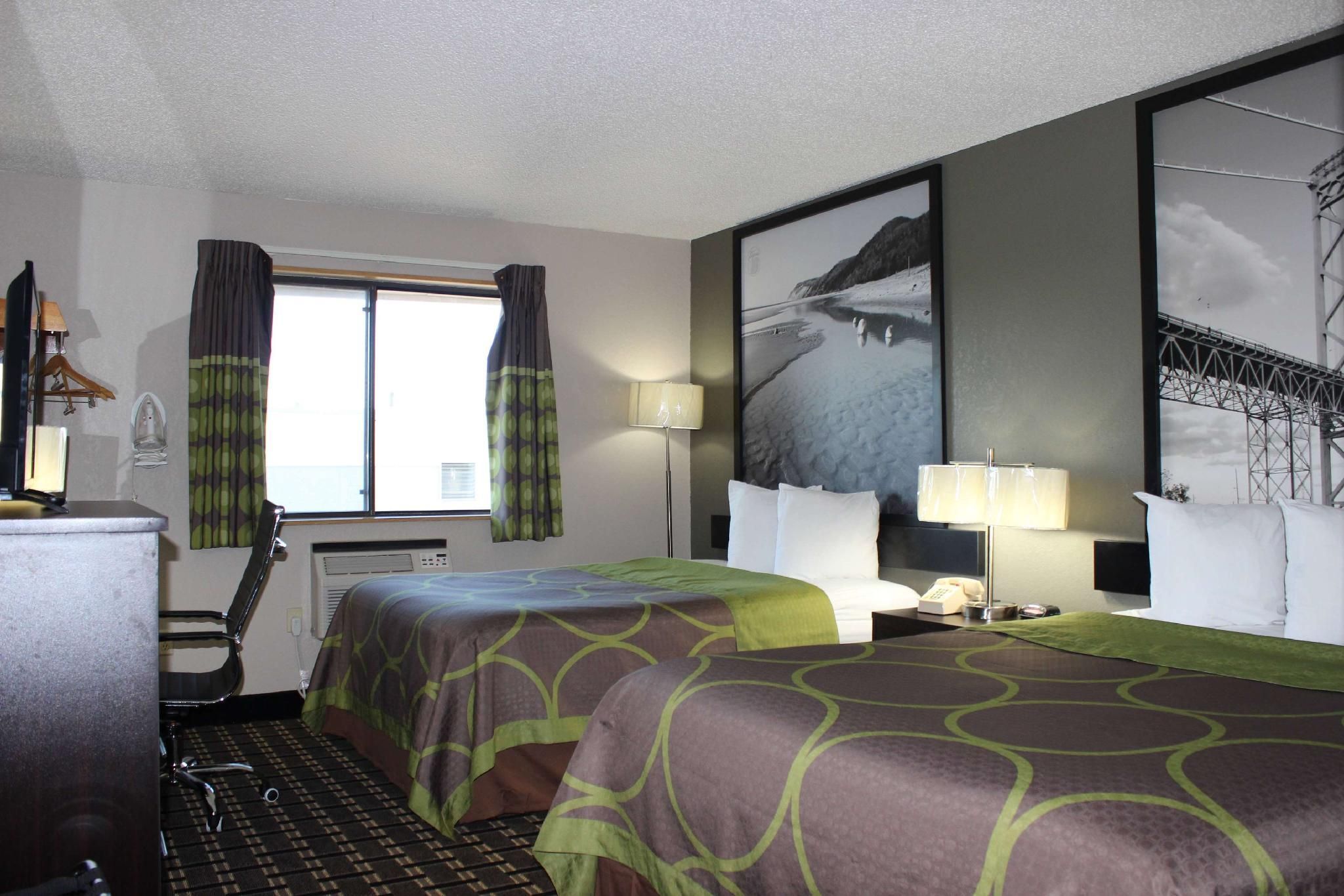 2 Queen Beds Non-Smoking